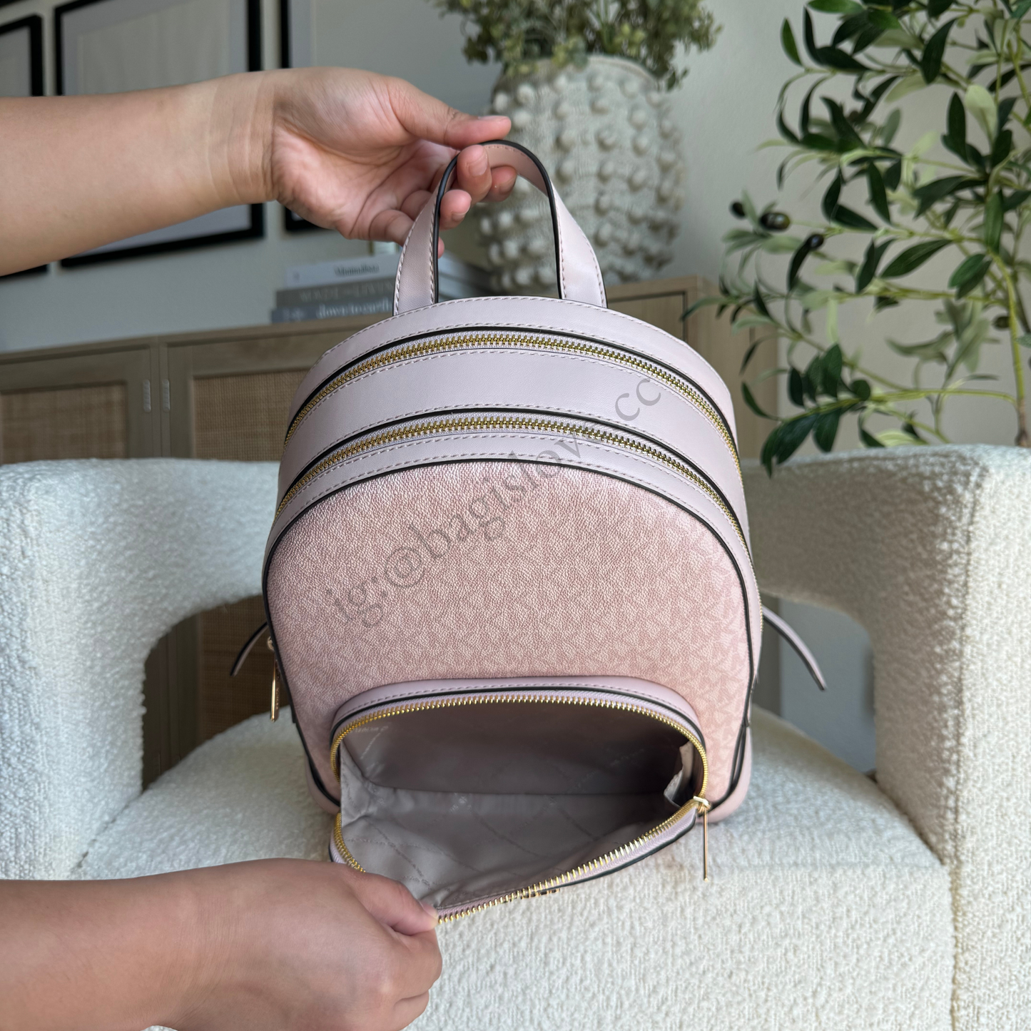 Jaycee Medium Logo Backpack in Pink (8-10 weeks arrival 📦🌊)