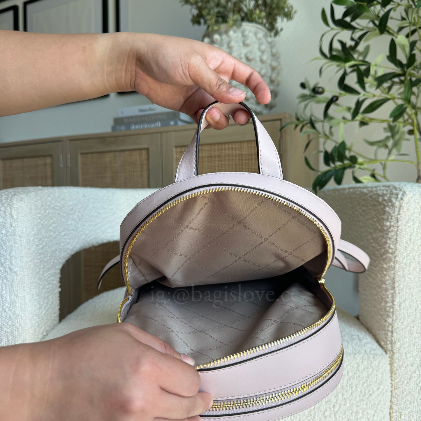 Jaycee Medium Logo Backpack in Pink (8-10 weeks arrival 📦🌊)
