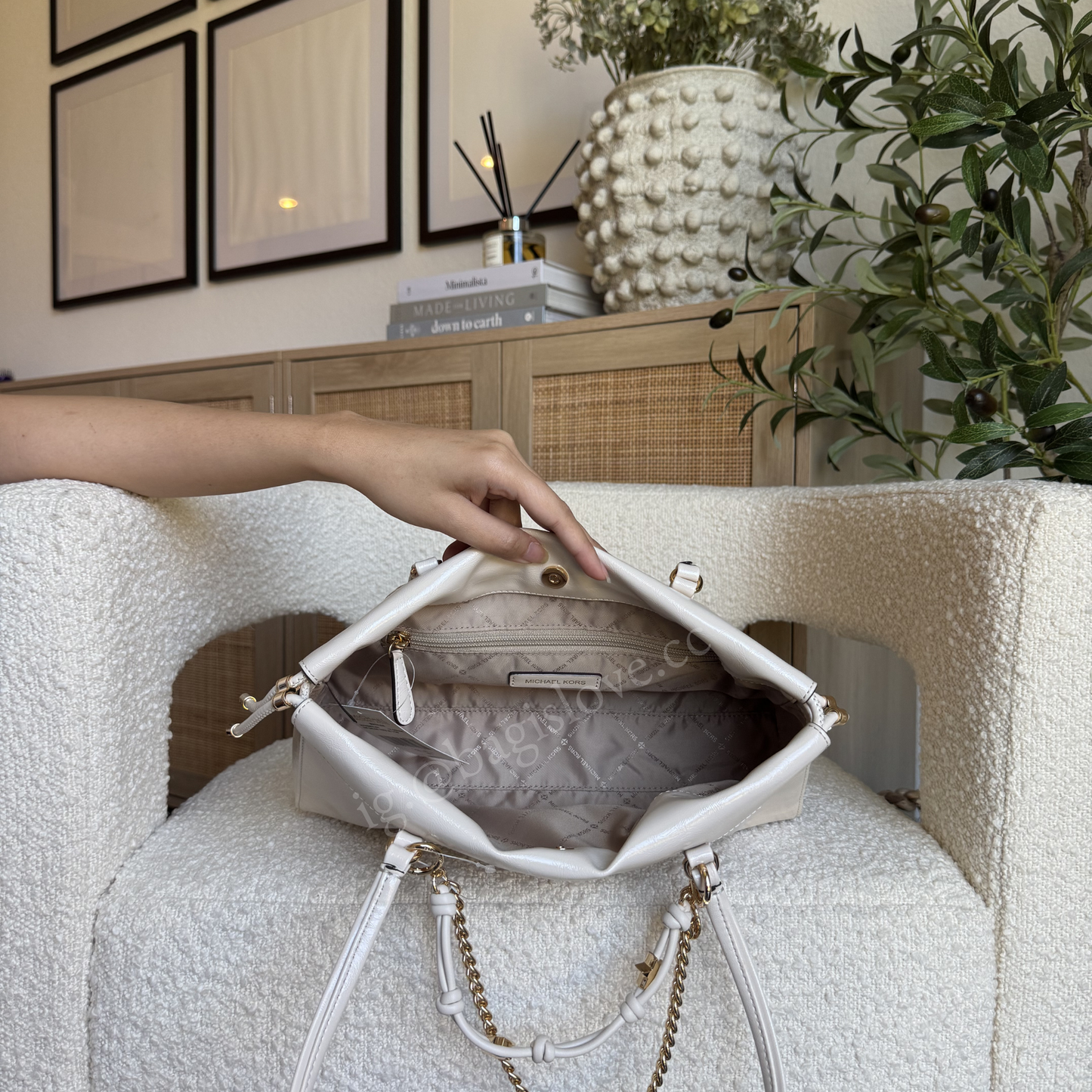 Matilda Small Cinched Shoulder Bag in Cream (in- transit✨)