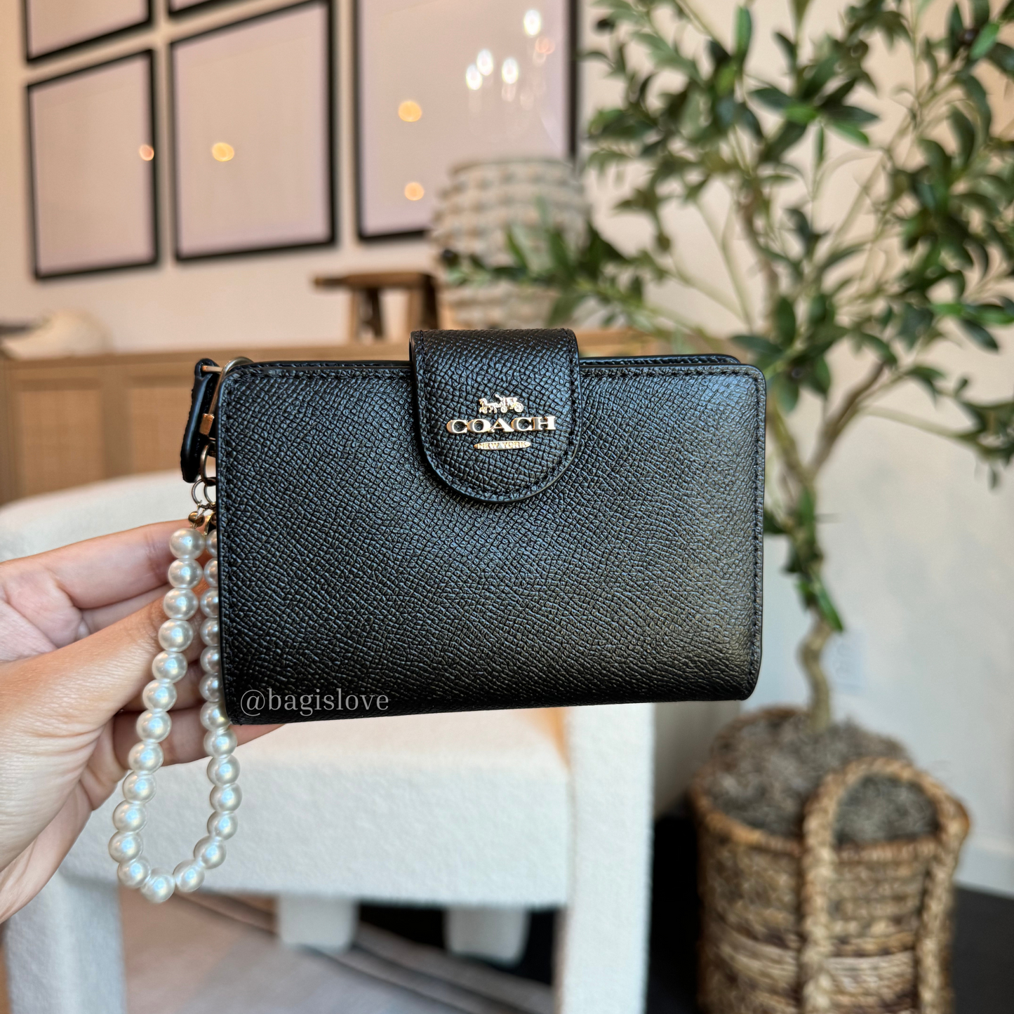 Medium Corner Zip Wallet in Black Crossgrain Leather