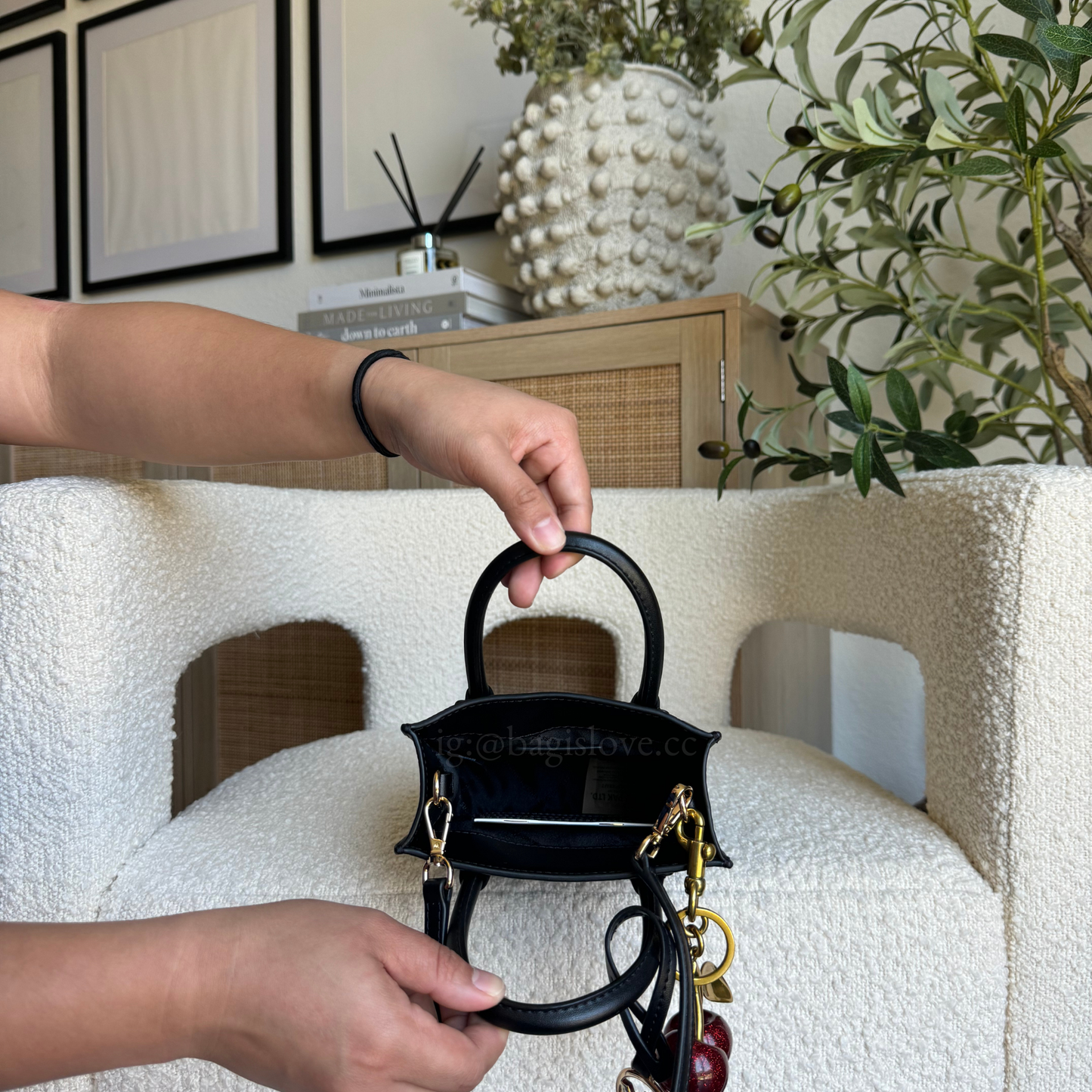 Mercer Extra-Small Pebbled Leather Crossbody Bag in Black (8-10 weeks arrival 📦🌊)