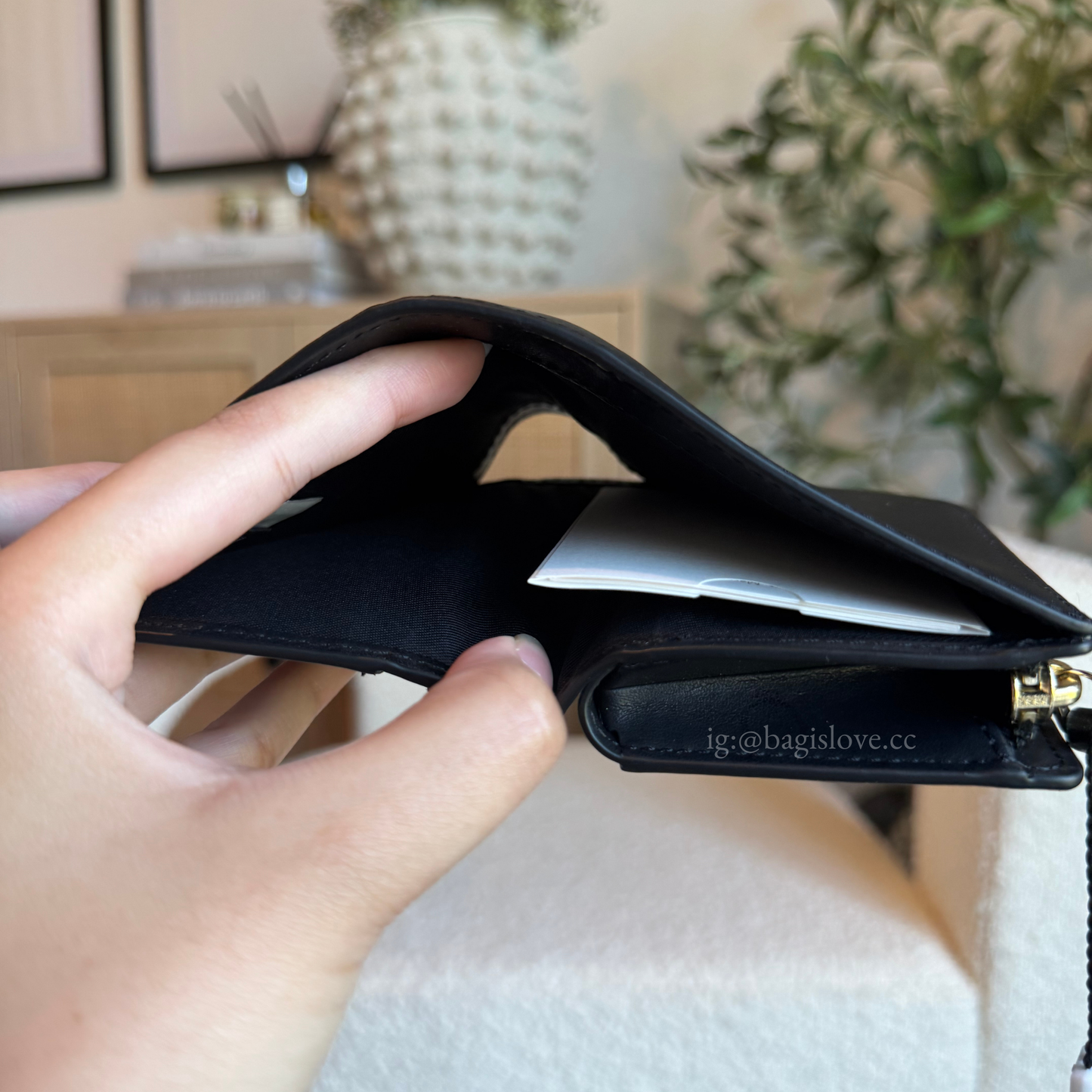 Marc Jacobs Leather Mini Compact Wallet In Black