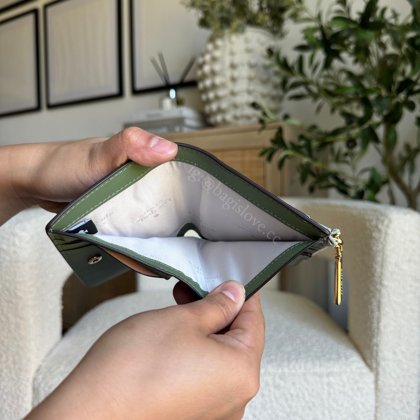 Madison Floral Applique Small L Zip Wallet in Sage (8-10 weeks arrival 📦🌊)