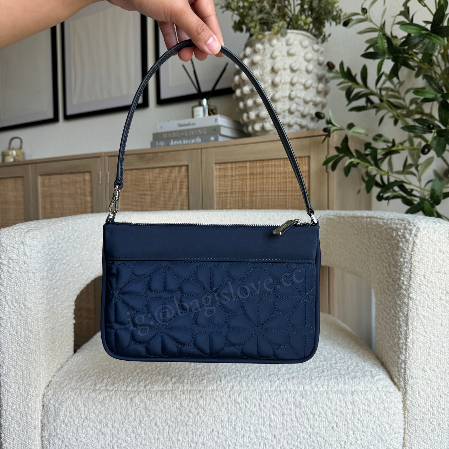 Spade Flower Quilted Fabric Convertible Wristlet in Navy (8-10 weeks arrival 📦🌊)