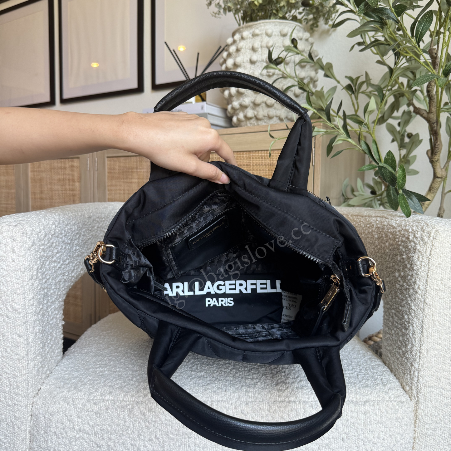 Voyage Nylon Tote (in transit)✨🌊