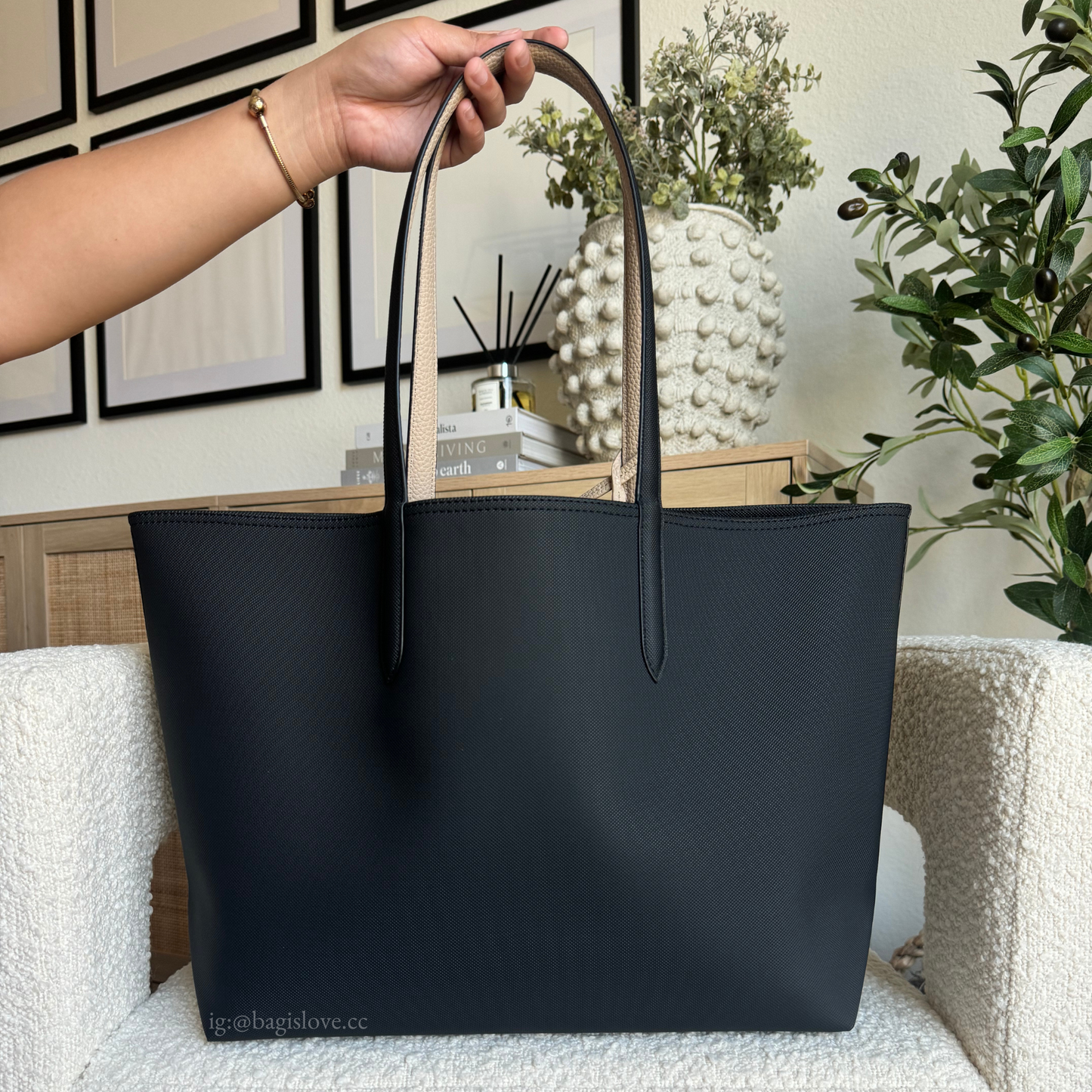 Anna Reversible Tote with Pouch in Black and Beige (8 weeks eta🌊📦)