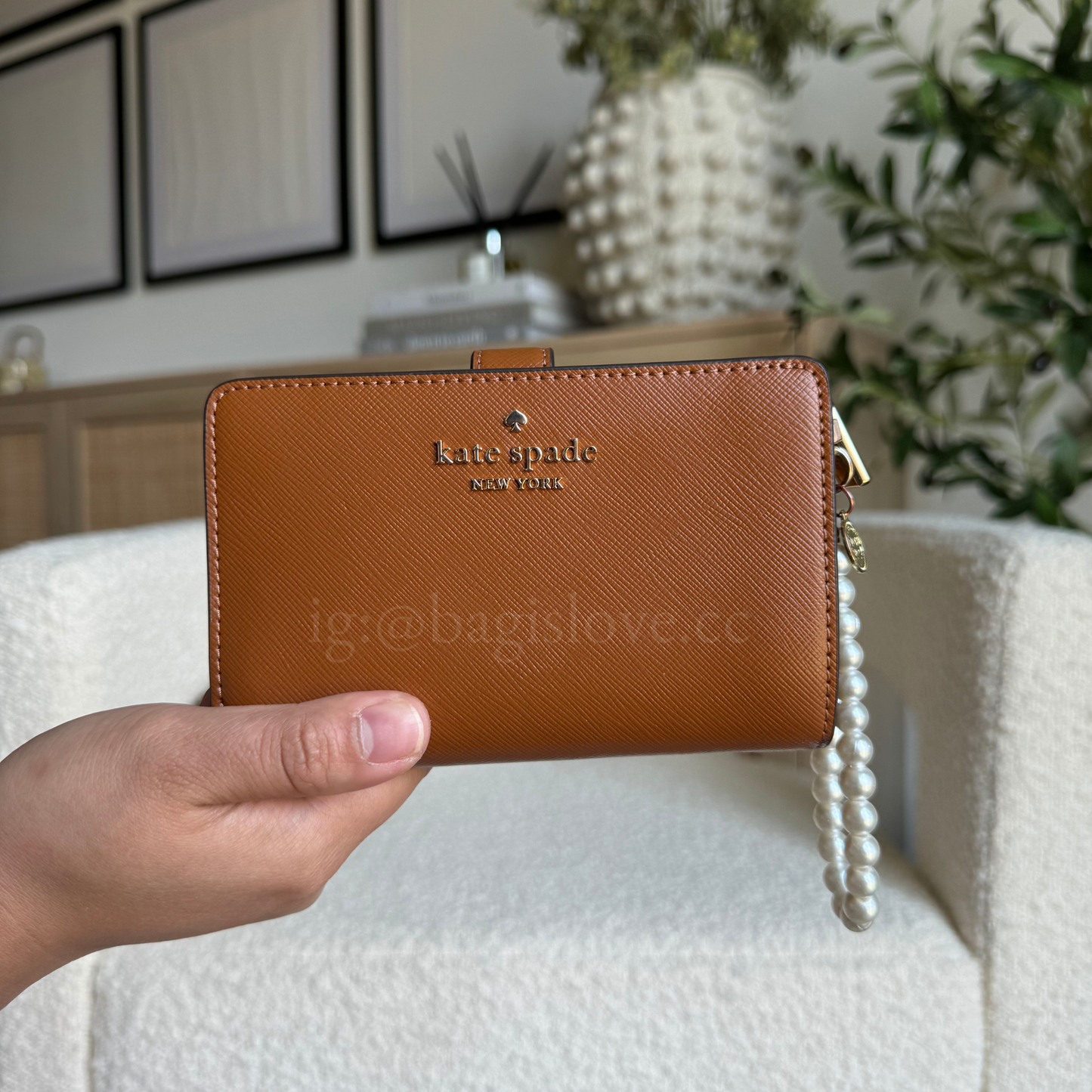 Madison Medium Bifold Wallet in Brown (8-10 weeks arrival 📦🌊)