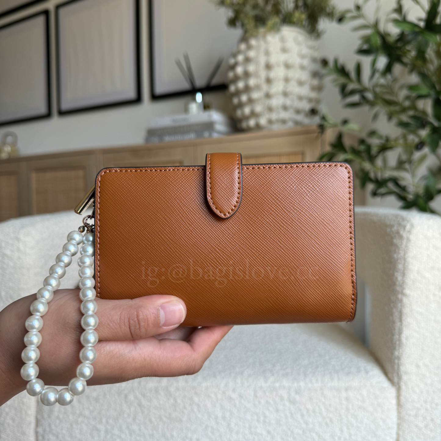 Madison Medium Bifold Wallet in Brown (8-10 weeks arrival 📦🌊)