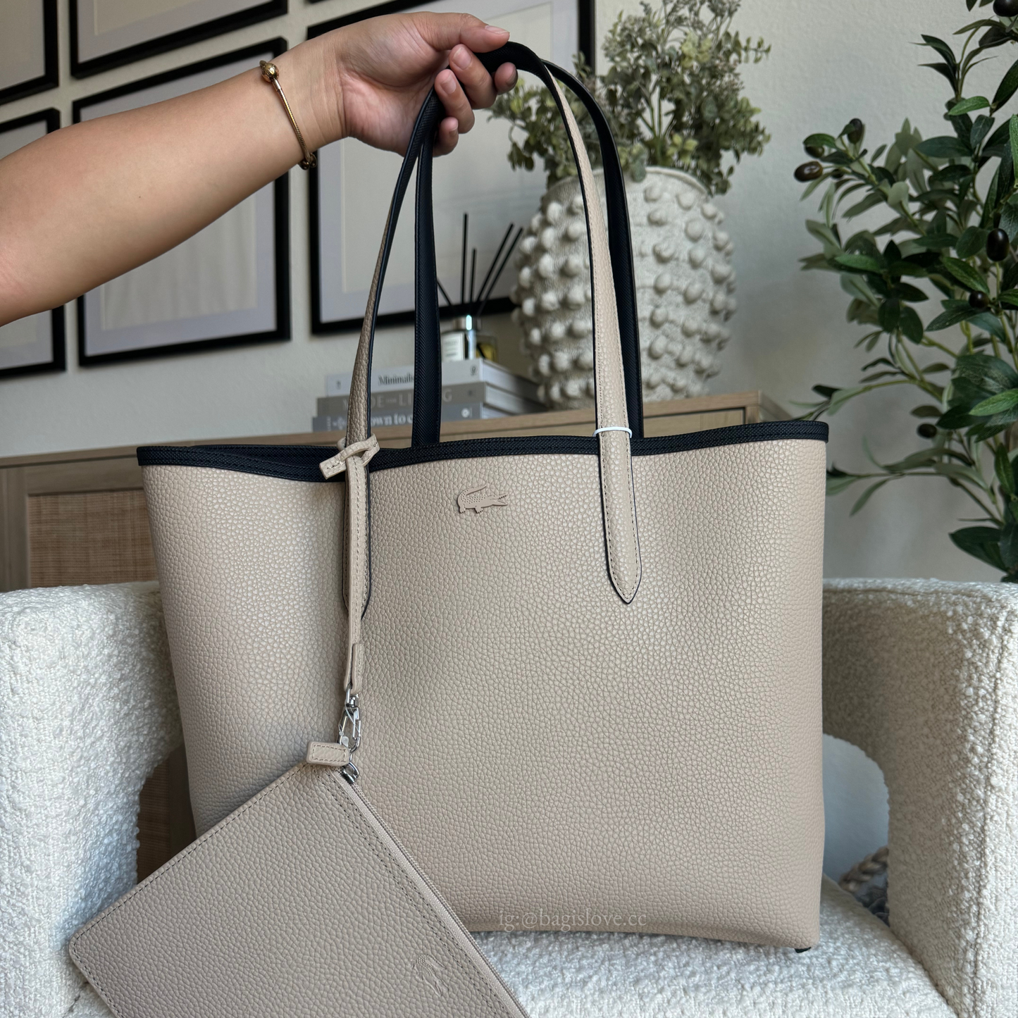 Anna Reversible Tote with Pouch in Black and Beige (8 weeks eta🌊📦)
