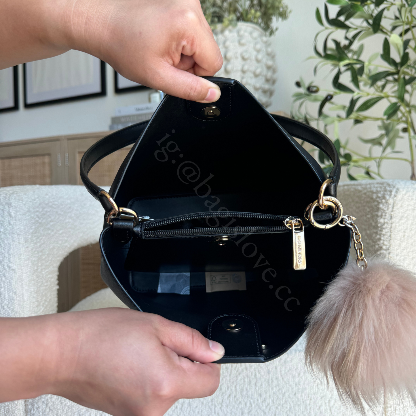 Pratt Medium Shoulder Bag in Black (8-10 weeks arrival 📦🌊)