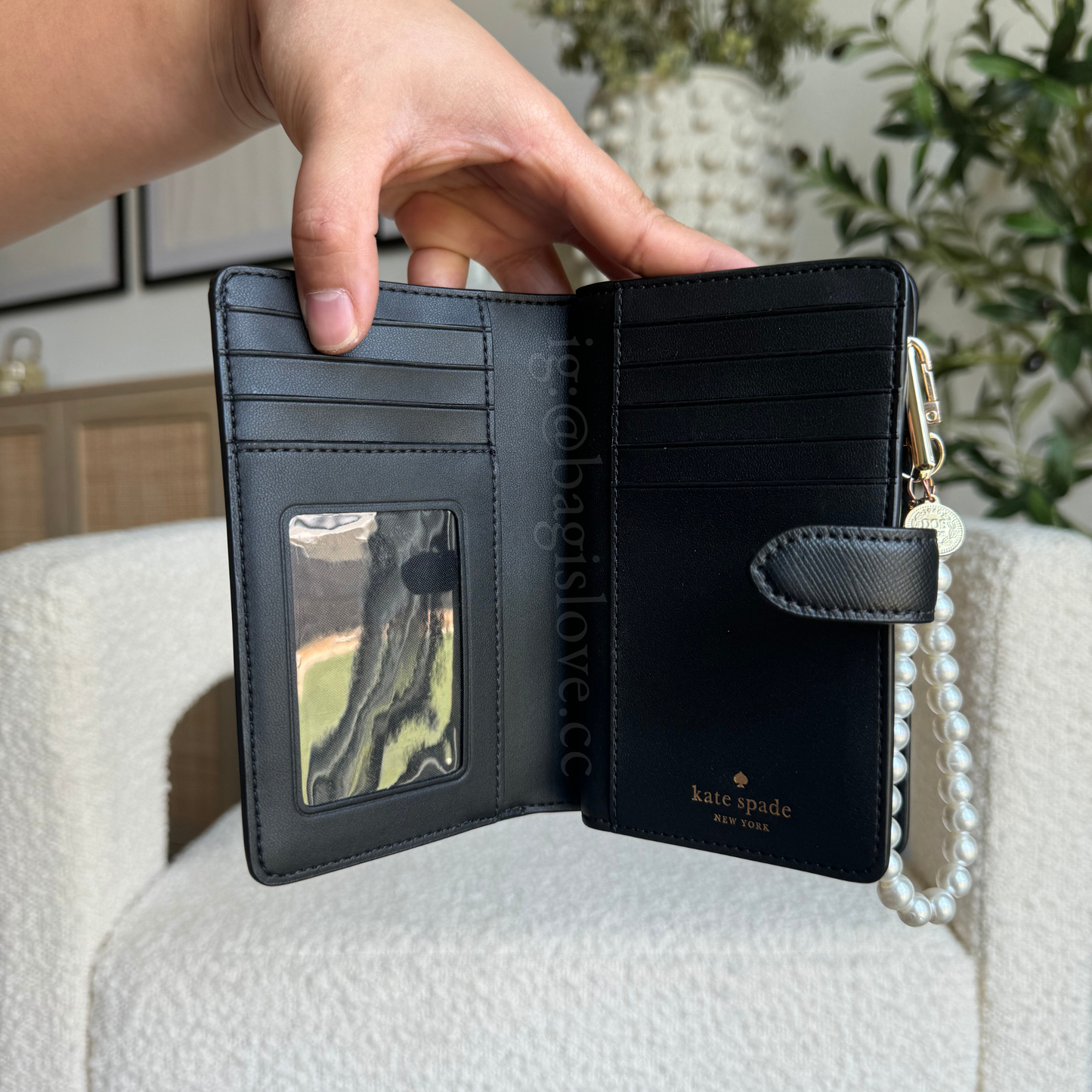 Madison Medium Bifold Wallet inn Black (8-10 weeks arrival 📦🌊)