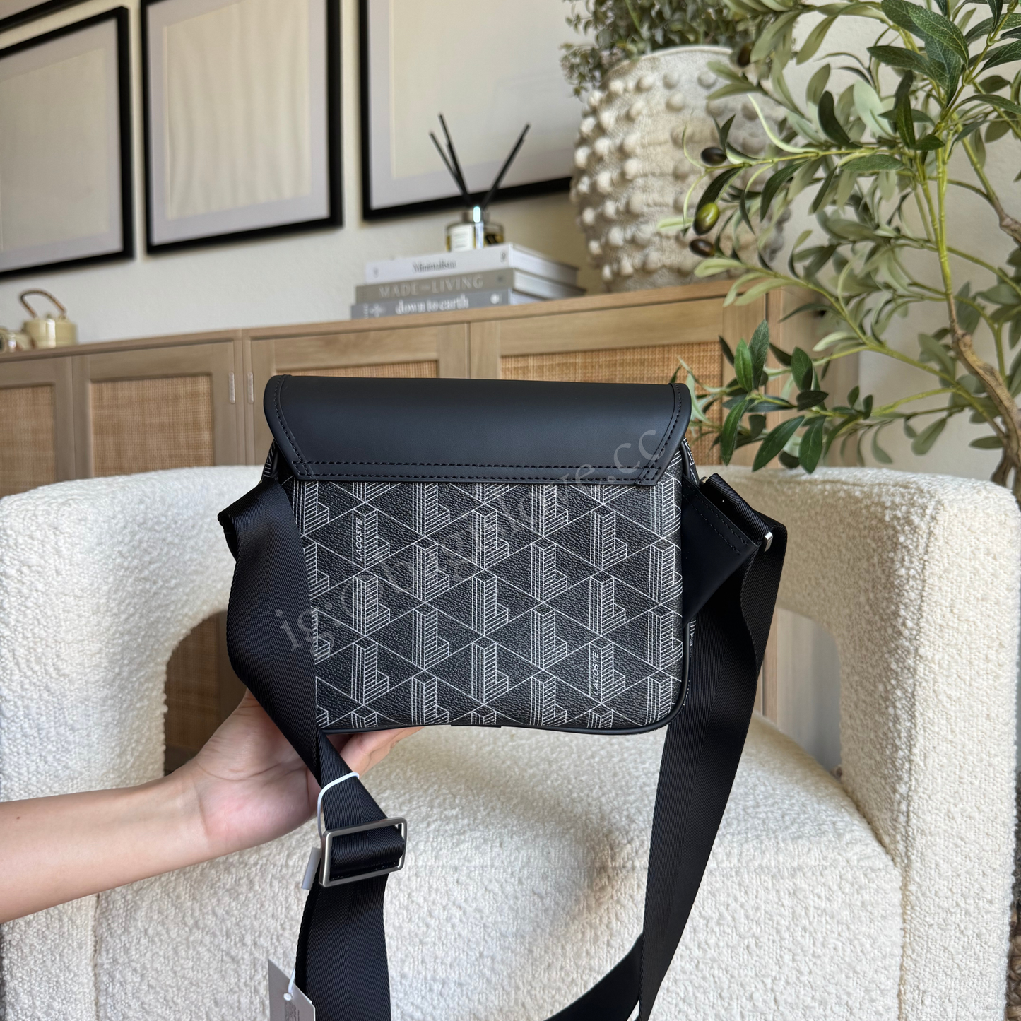 The Blend Clip Flap Satchel in Black (in-transit 8-10 weeks arrival📦)
