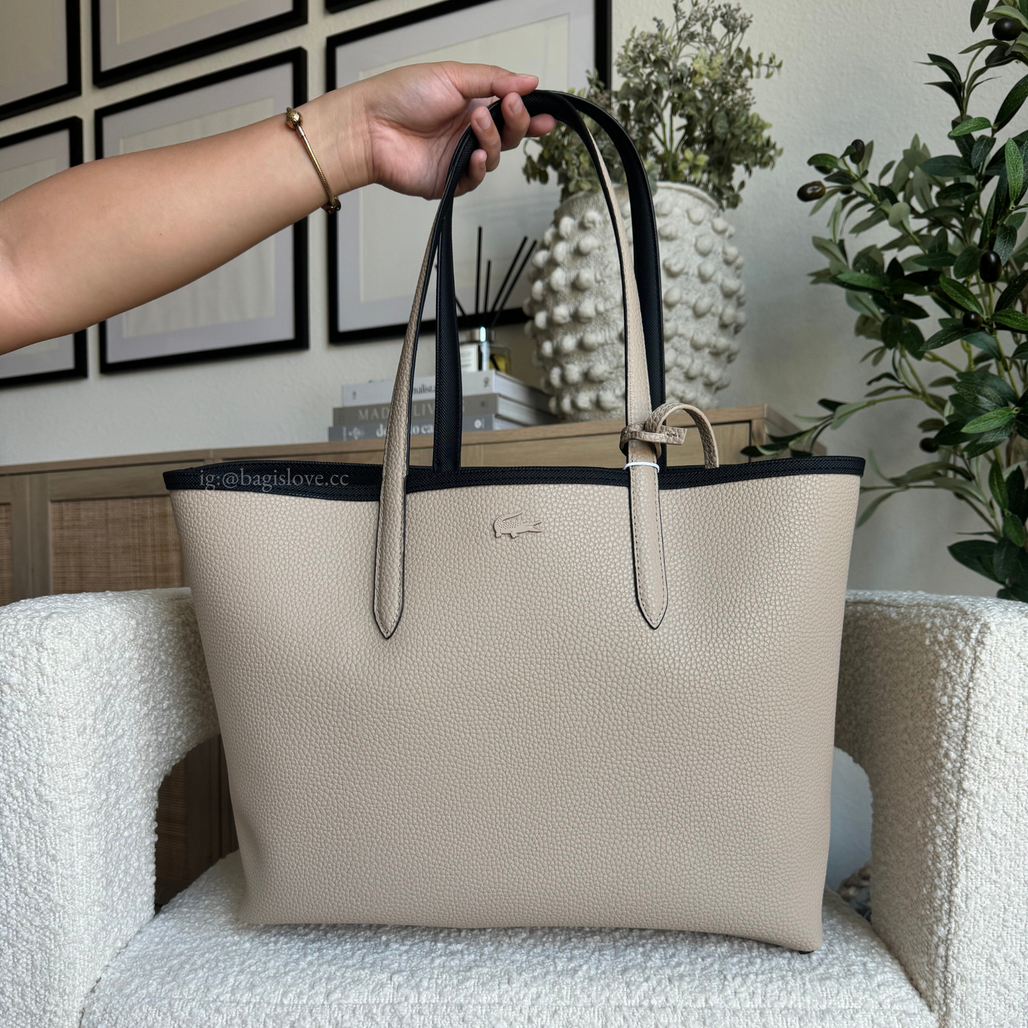 Anna Reversible Tote with Pouch in Black and Beige (8 weeks eta🌊📦)