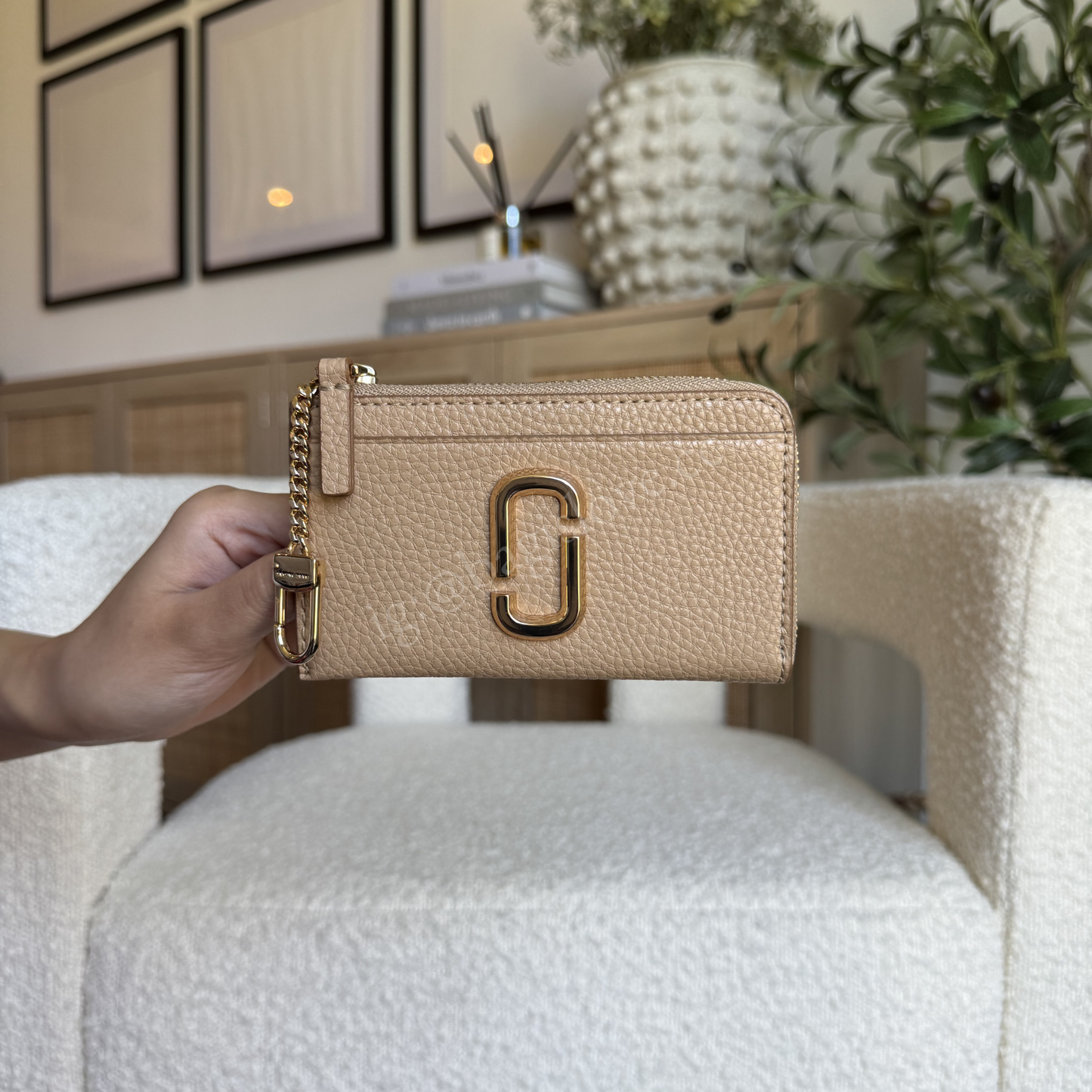 Marc Jacobs Top Zip Multi Wallet in Camel Brown