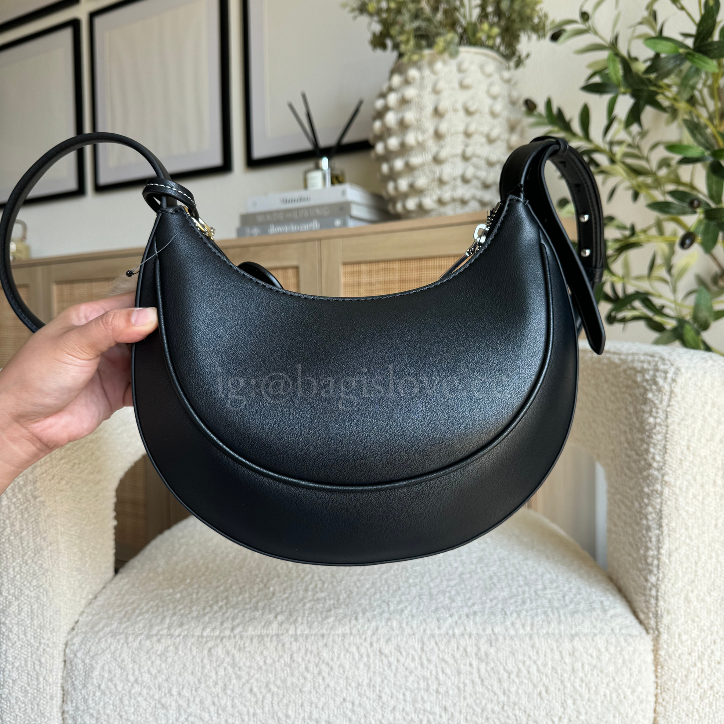 Sadie Crossbody in Black (8-10 weeks arrival 📦🌊)