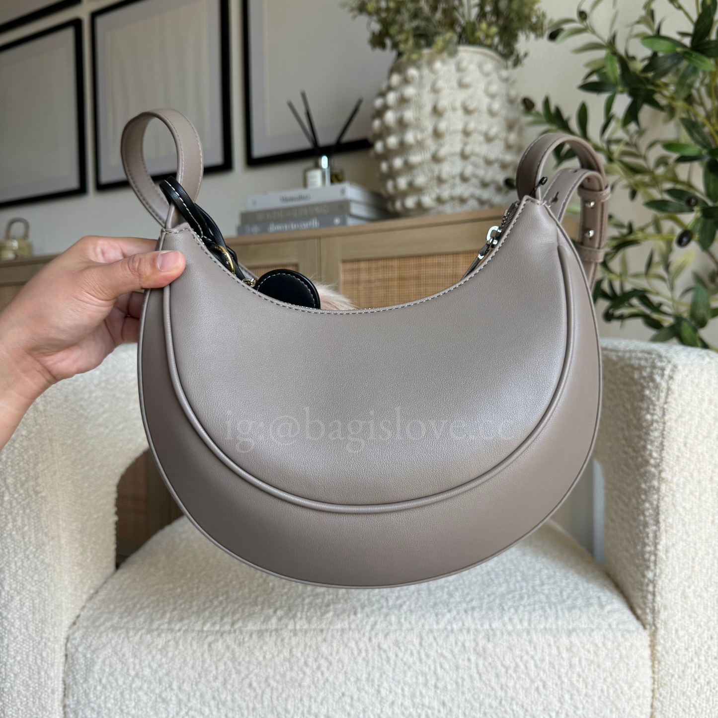 Sadie Crossbody in Tan (8-10 weeks arrival 📦🌊)