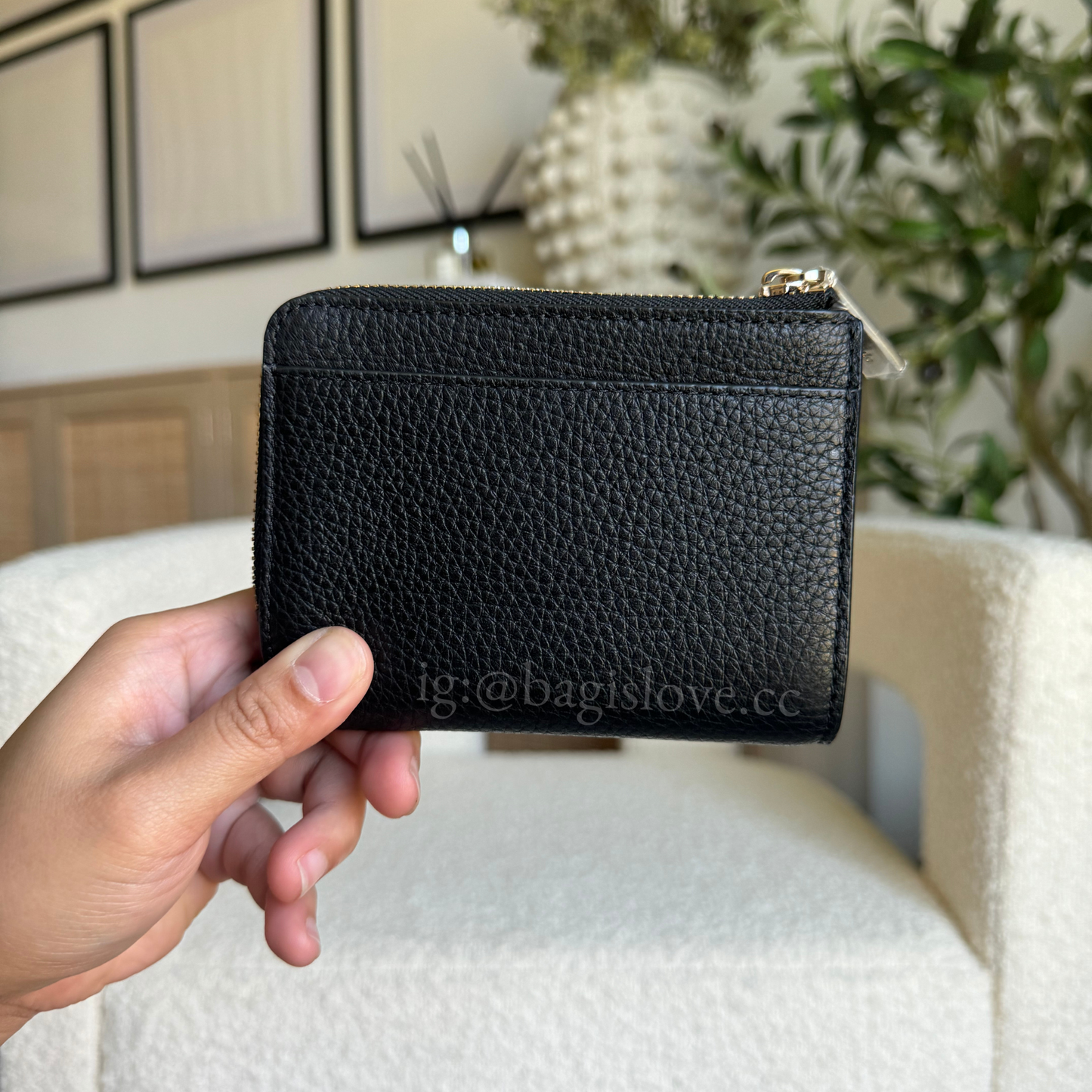 Lena Small L Zip Wallet in Black (8-10 weeks arrival 📦🌊)