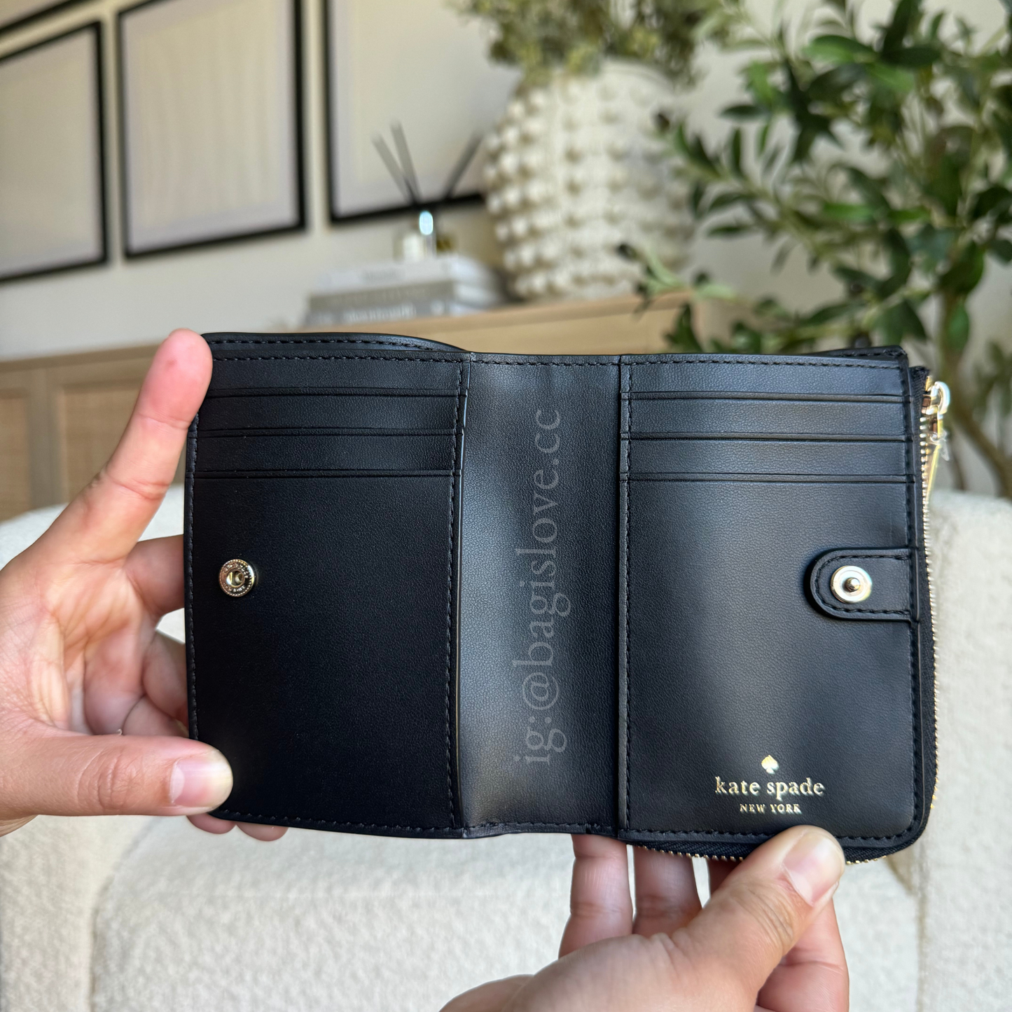 Lena Small L Zip Wallet in Black (8-10 weeks arrival 📦🌊)