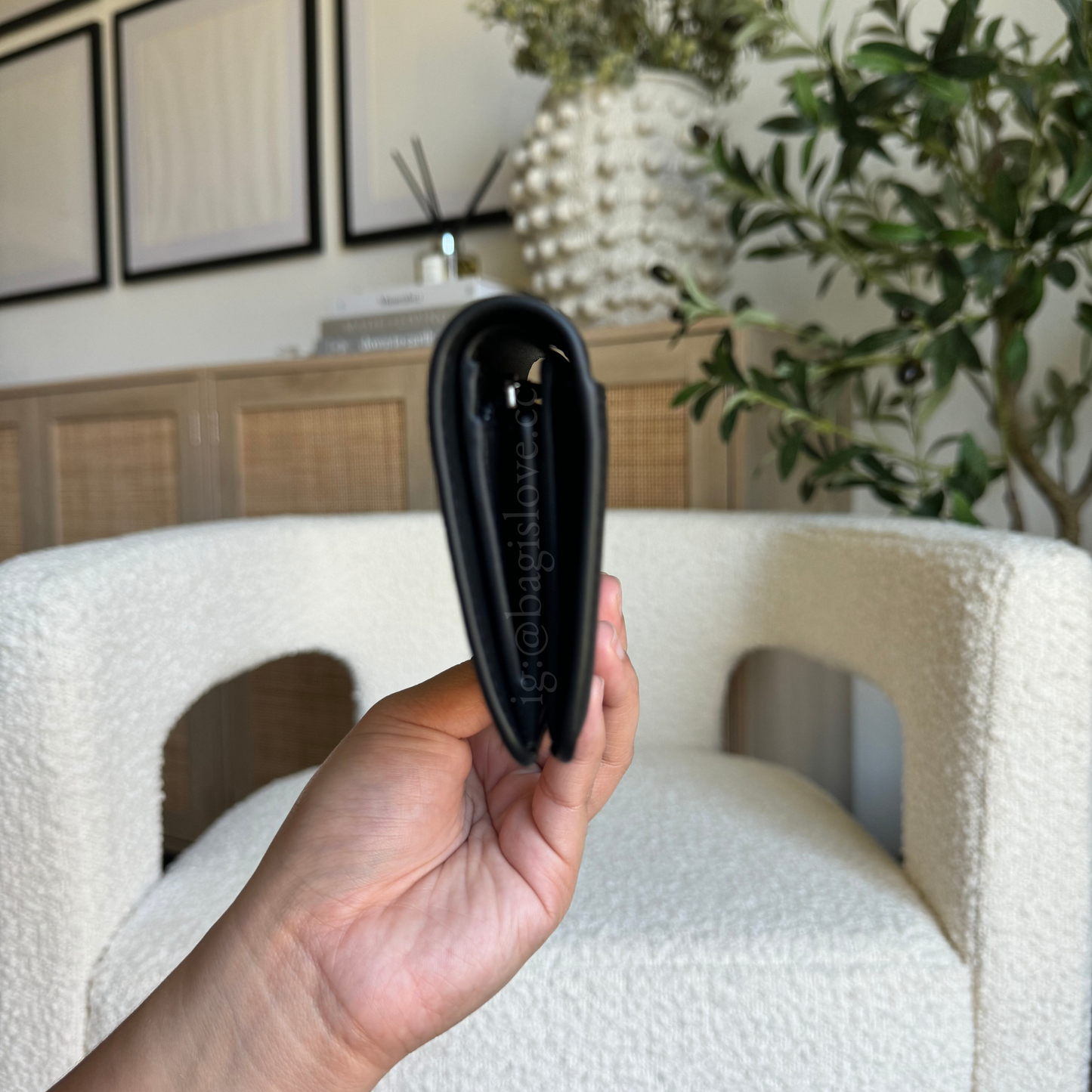 Lena Small Bifold Wallet in Black (8-10 weeks arrival 📦🌊)
