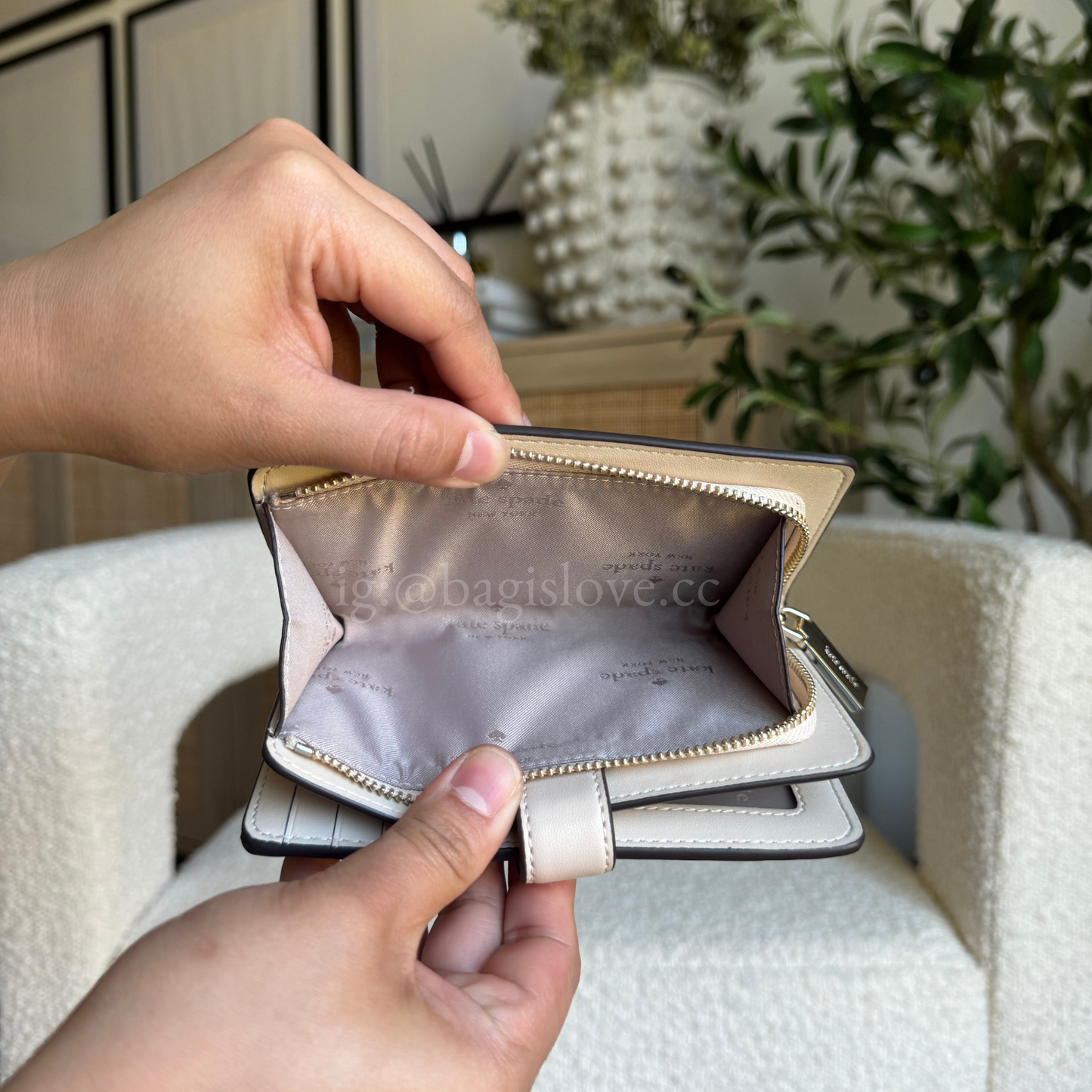 Spade Flower Medium Bifold Wallet in Beige Gray (8-10 weeks arrival 📦🌊)