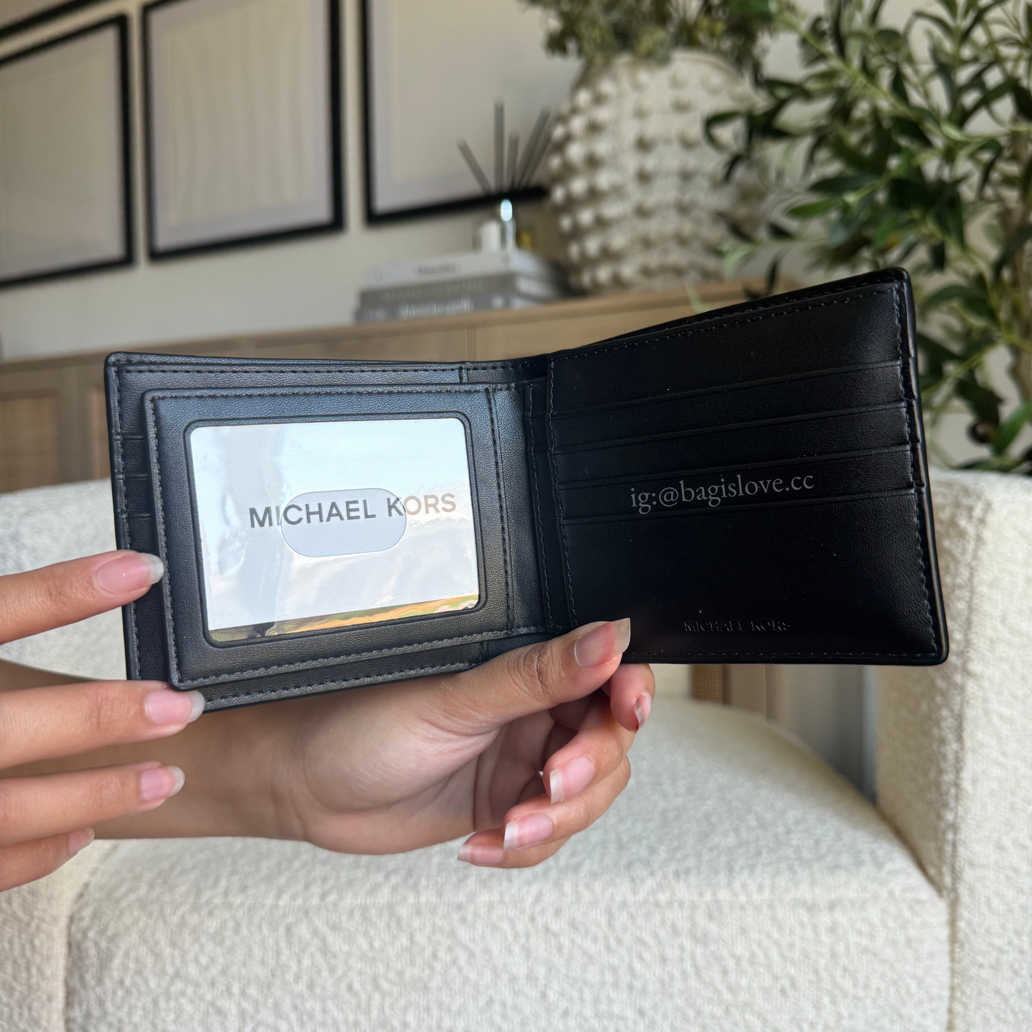 Cooper Saffiano Leather Billfold Wallet With Passcase in Black (on hand ph)