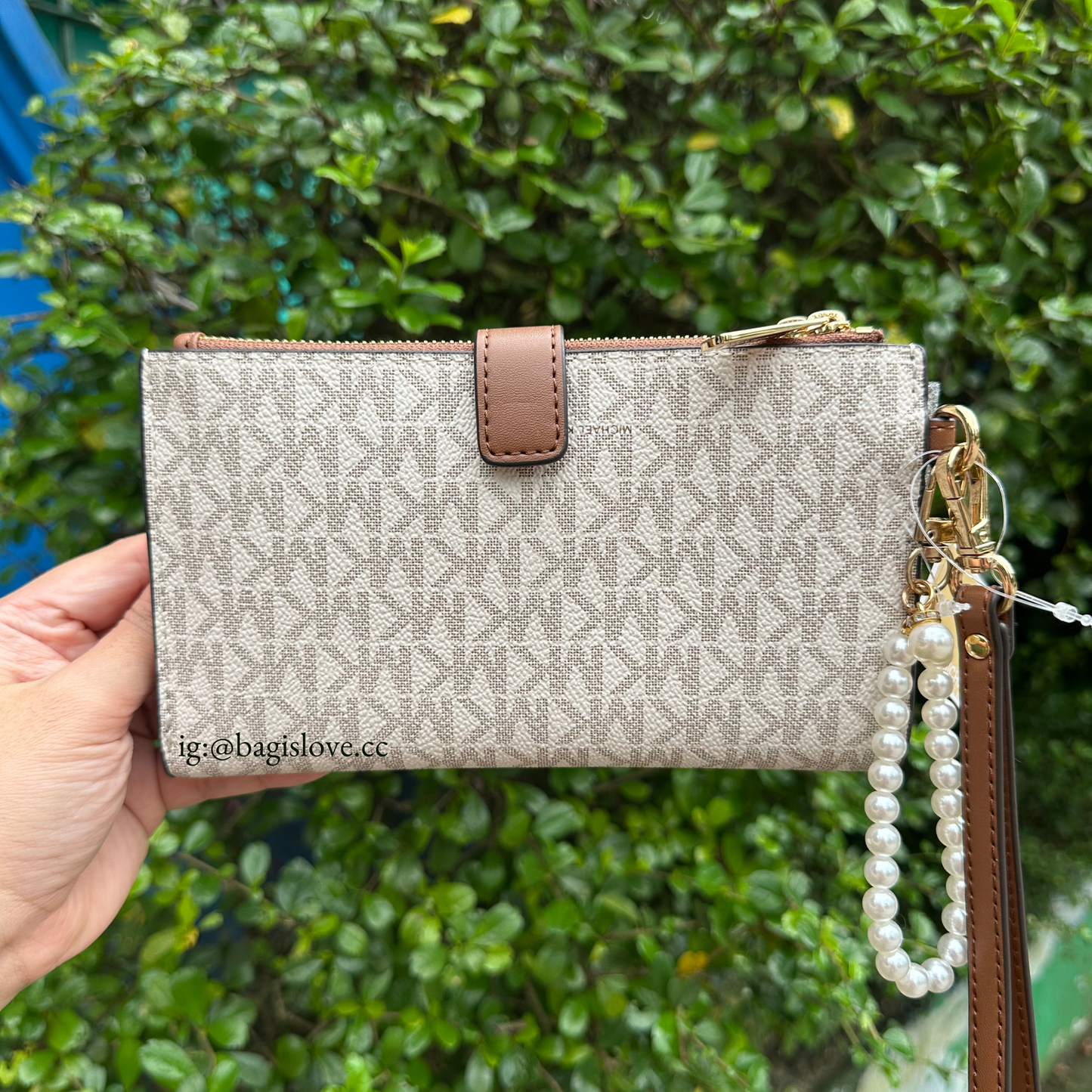 Jet Set Travel Signature Logo Wallet in Cream-Brown