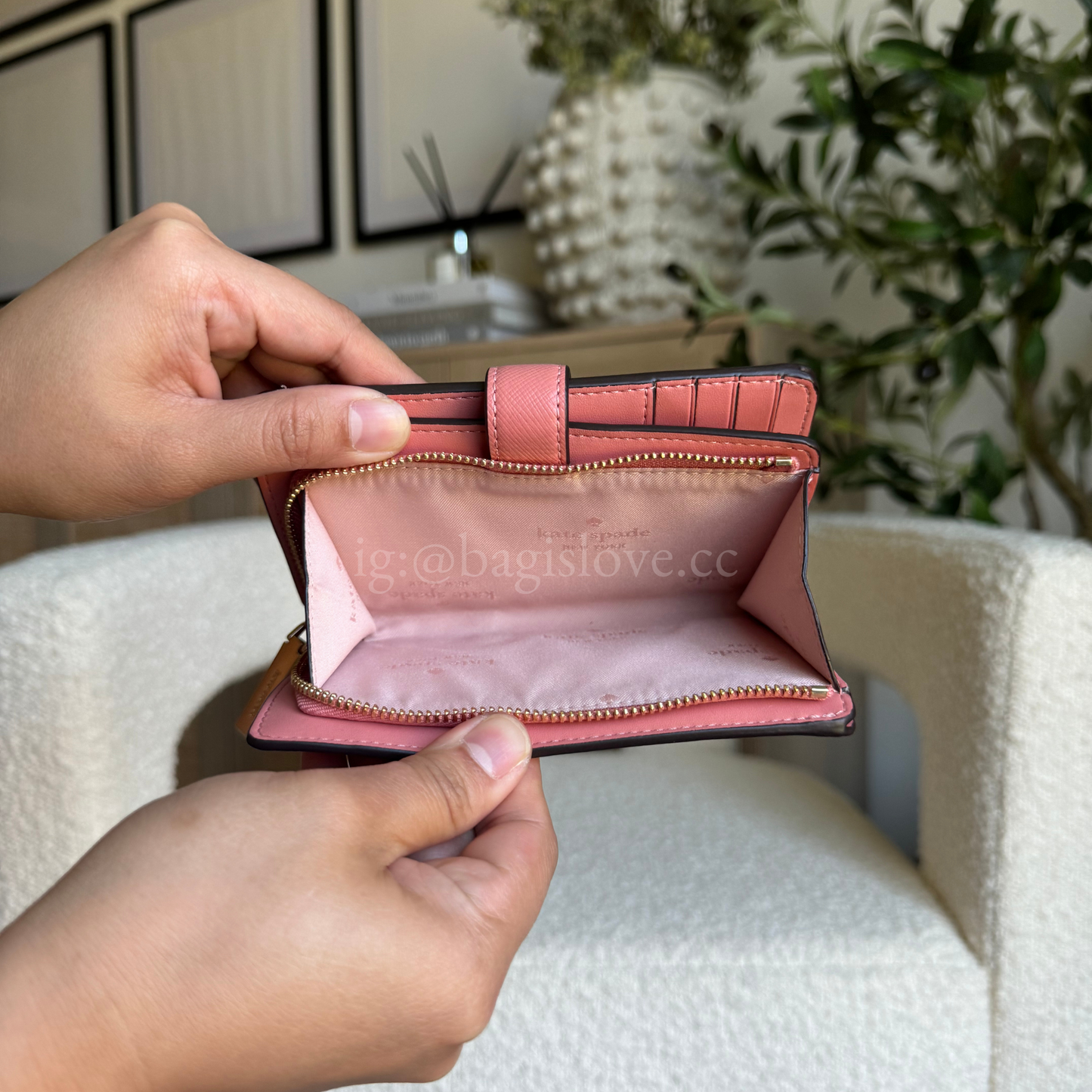 Madison Medium Bifold Wallet in Pink (8-10 weeks arrival 📦🌊)