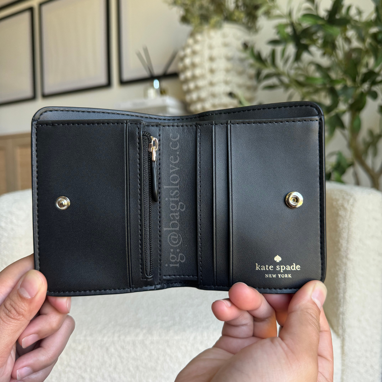 Lena Small Bifold Wallet in Black (8-10 weeks arrival 📦🌊)