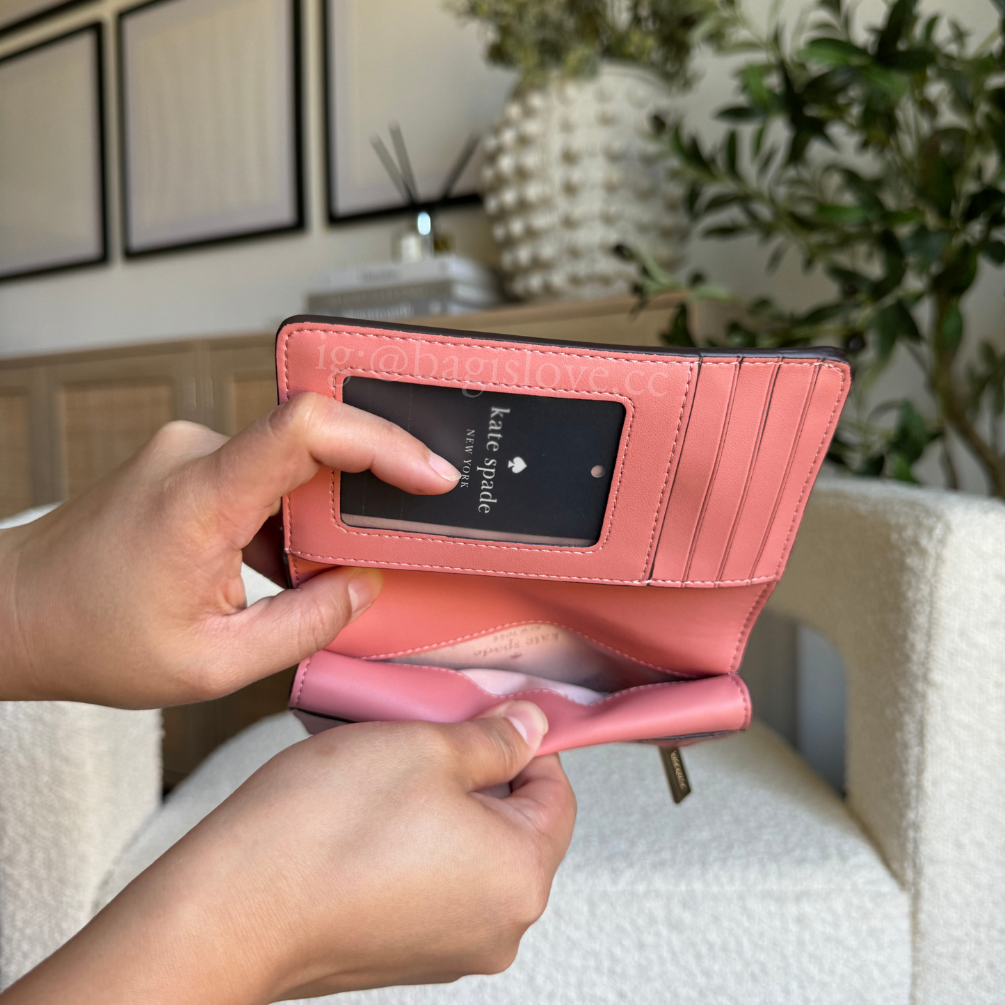 Madison Medium Bifold Wallet in Pink (8-10 weeks arrival 📦🌊)