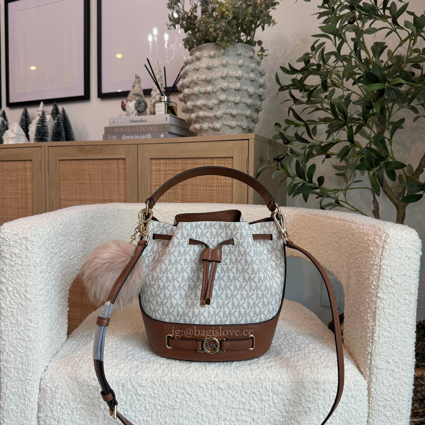 Reed Medium Belted Bucket Messenger Bag in Cream-Brown