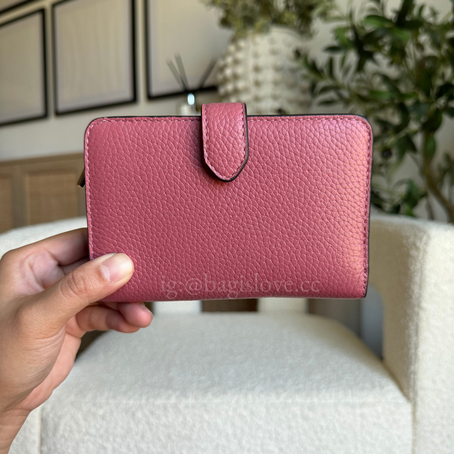Lena Medium Bifold Wallet in Pink (8-10 weeks arrival 📦🌊)