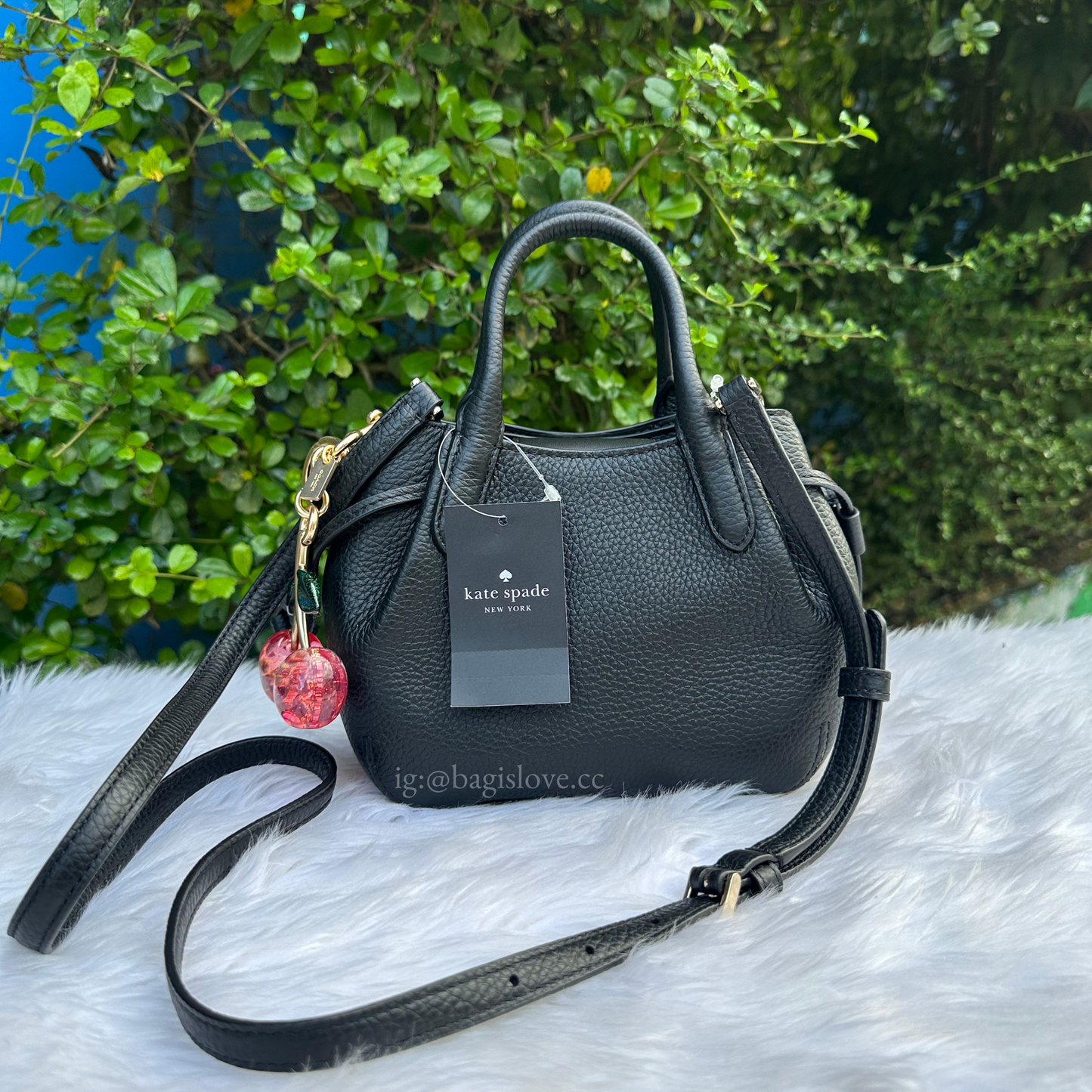 Mini Small Satchel in Black (on-hand ph)