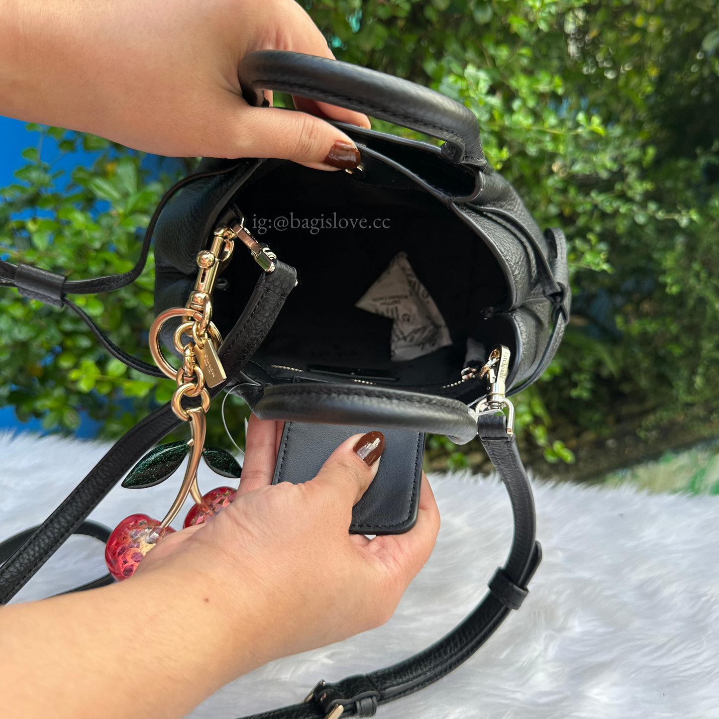 Mini Small Satchel in Black (on-hand ph)