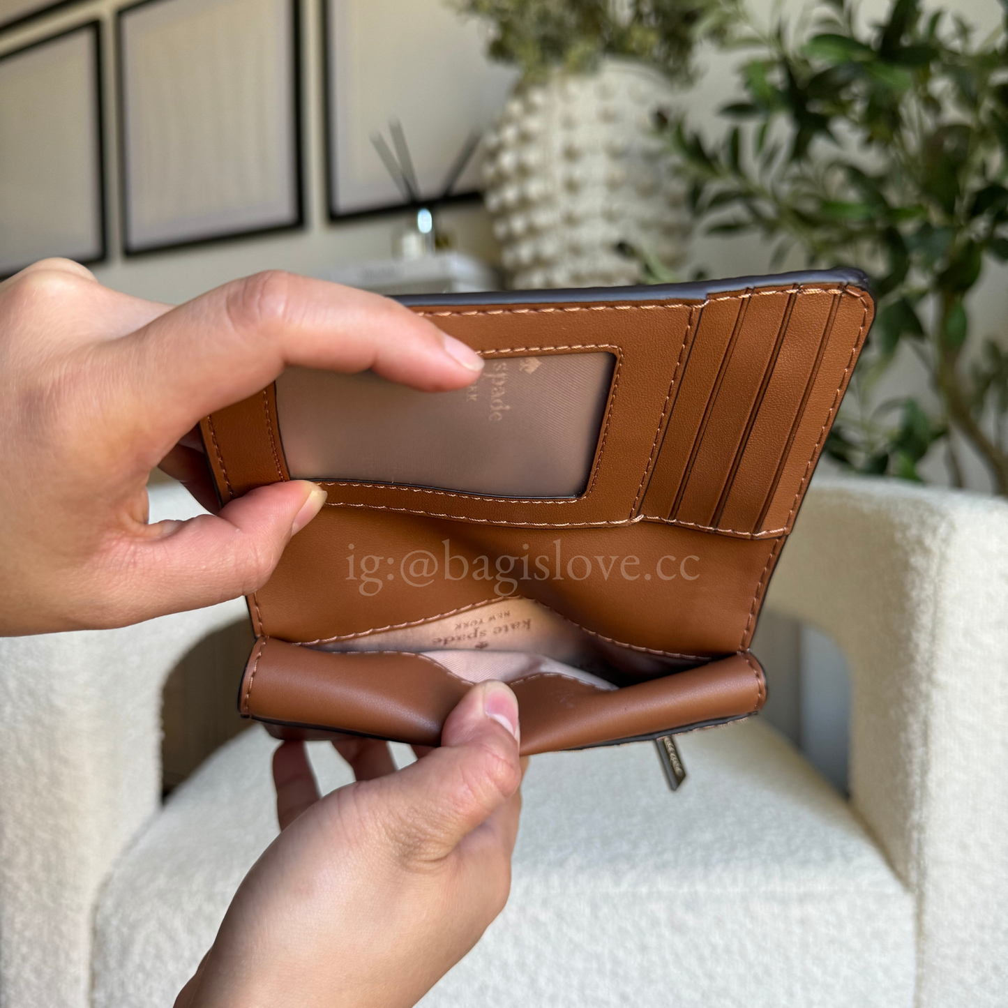 Lena Medium Bifold Wallet in Brown (8-10 weeks arrival 📦🌊)
