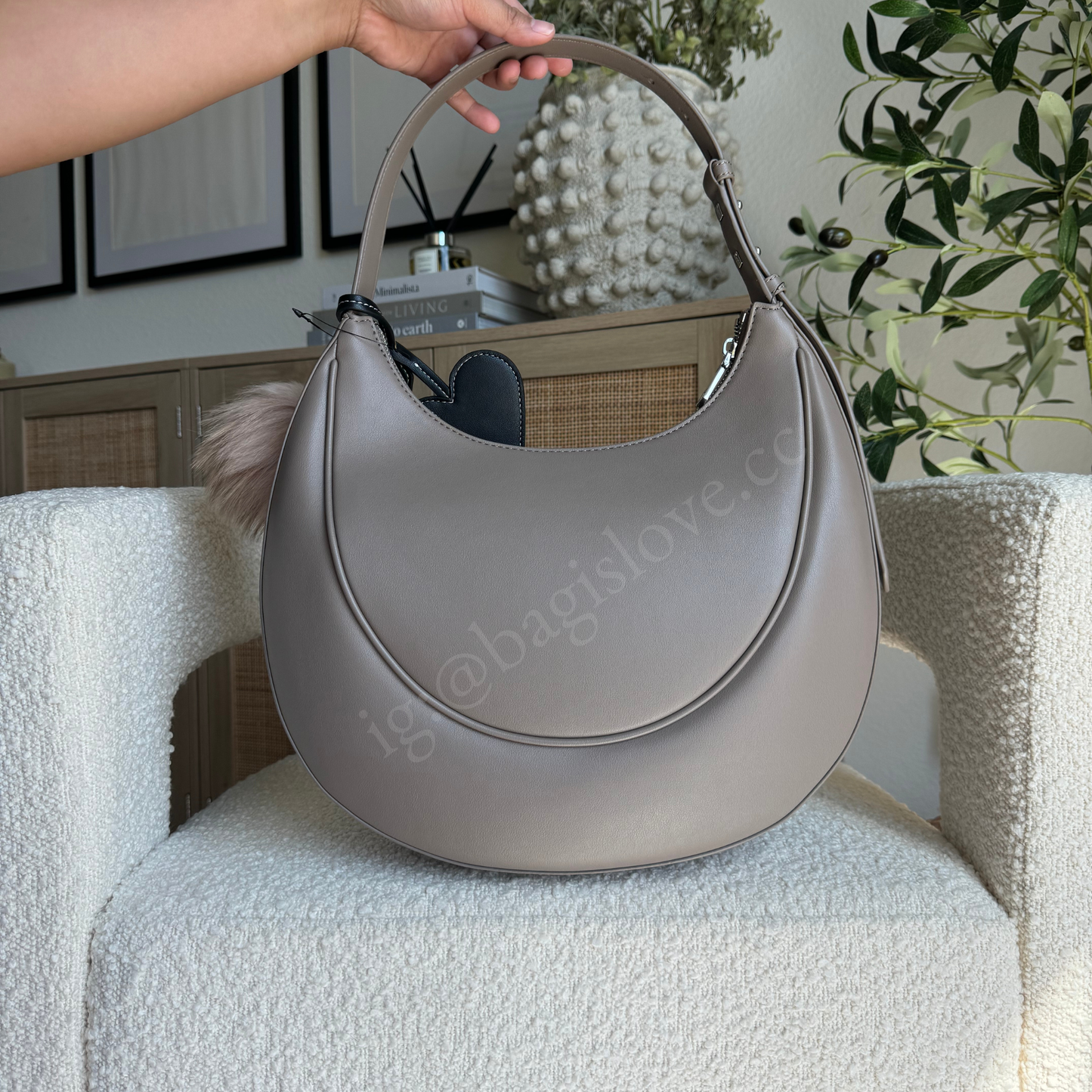 Sadie Shoulder Bag in Tan (8-10 weeks arrival 📦🌊)