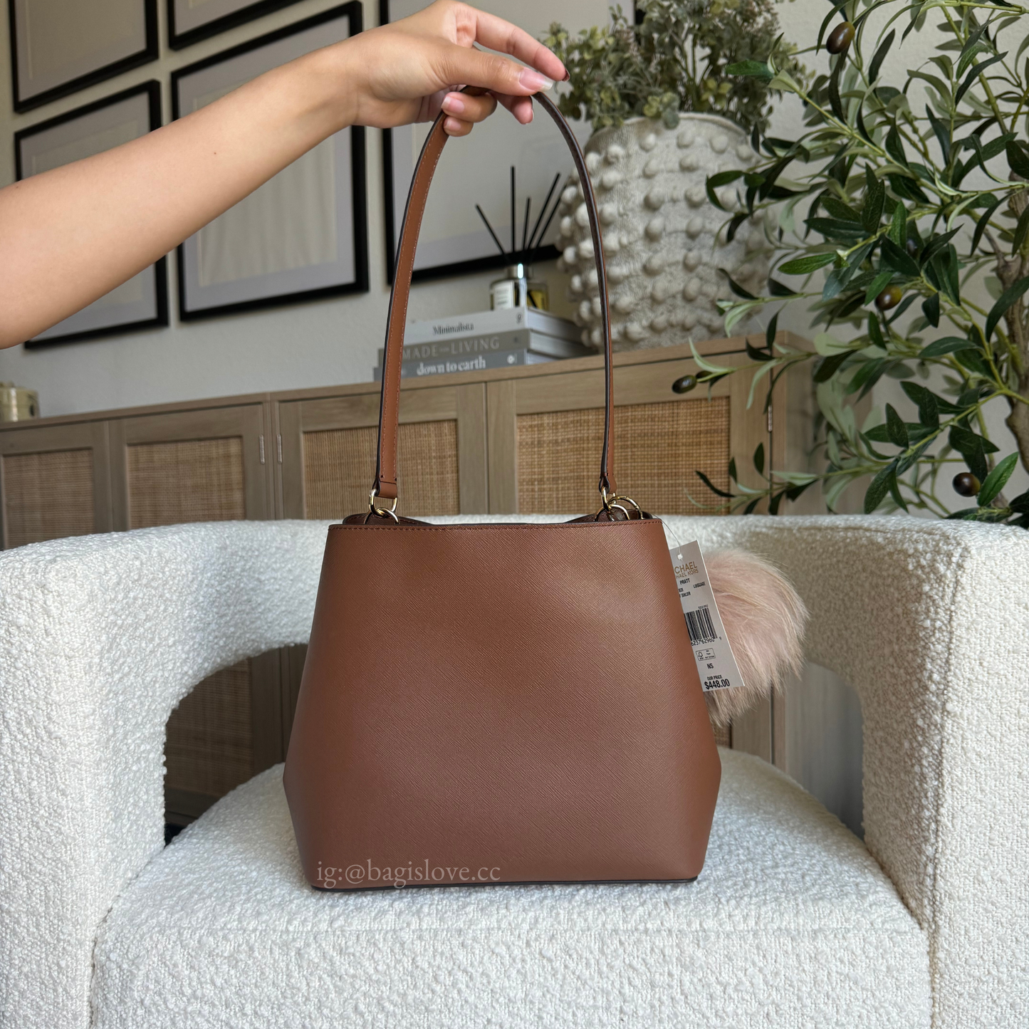 Pratt Medium Shoulder Bag in Brown (8 weeks etaππ¦)