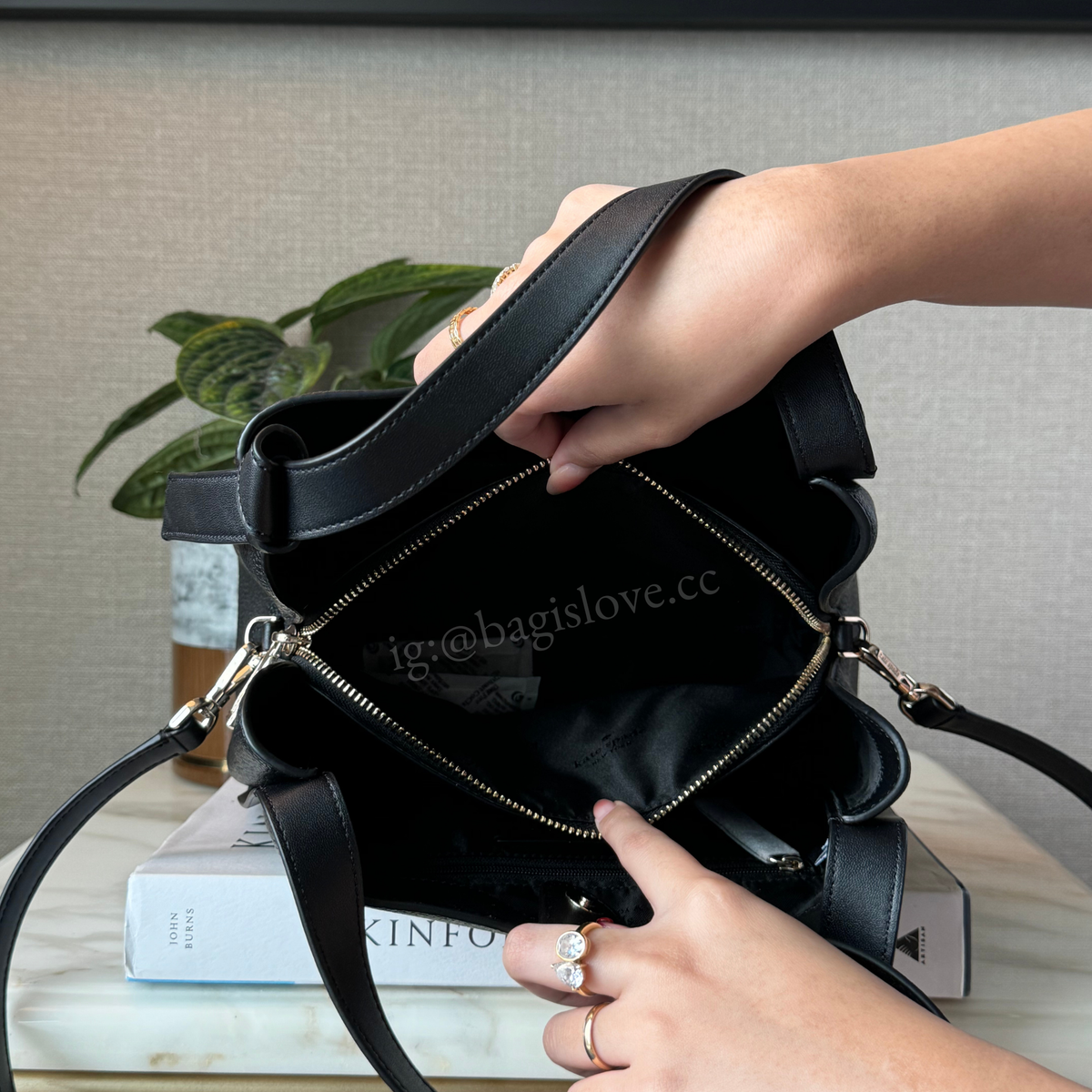 Knott Carryall Bag in Black (in transit✨