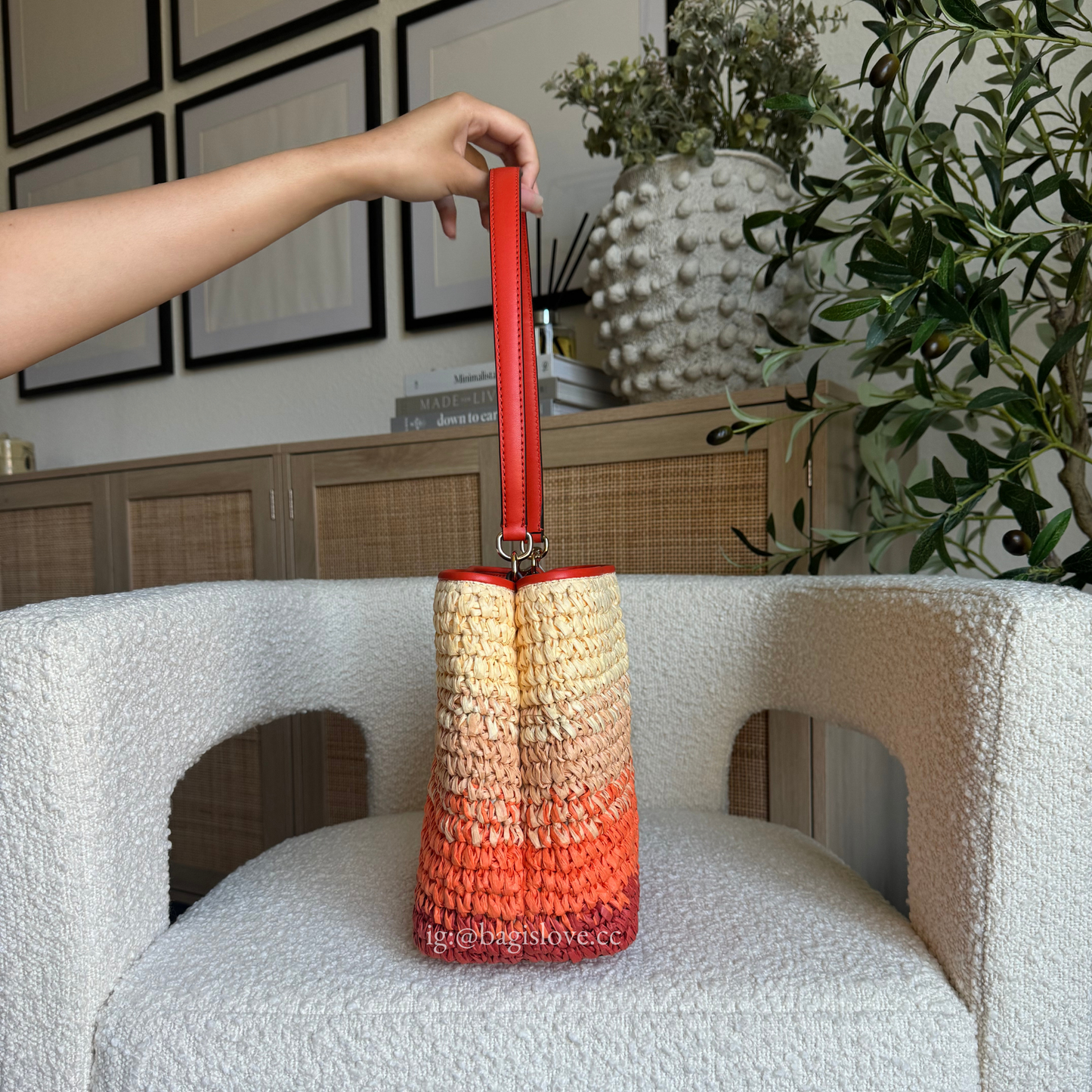 Pratt Medium Ombré Straw Shoulder Bag in Orange Multi (8 weeks arrival 📦🌊)