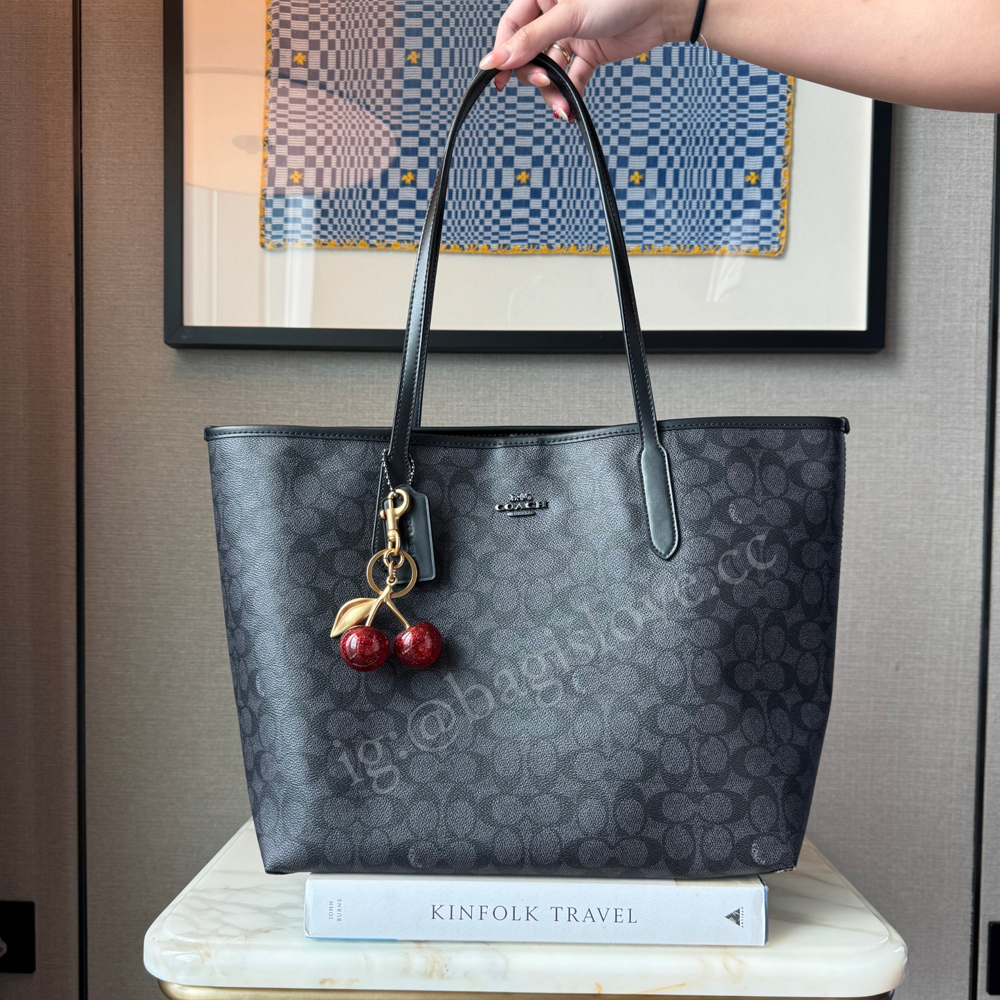 City Tote Bag In Black Signature Canvas