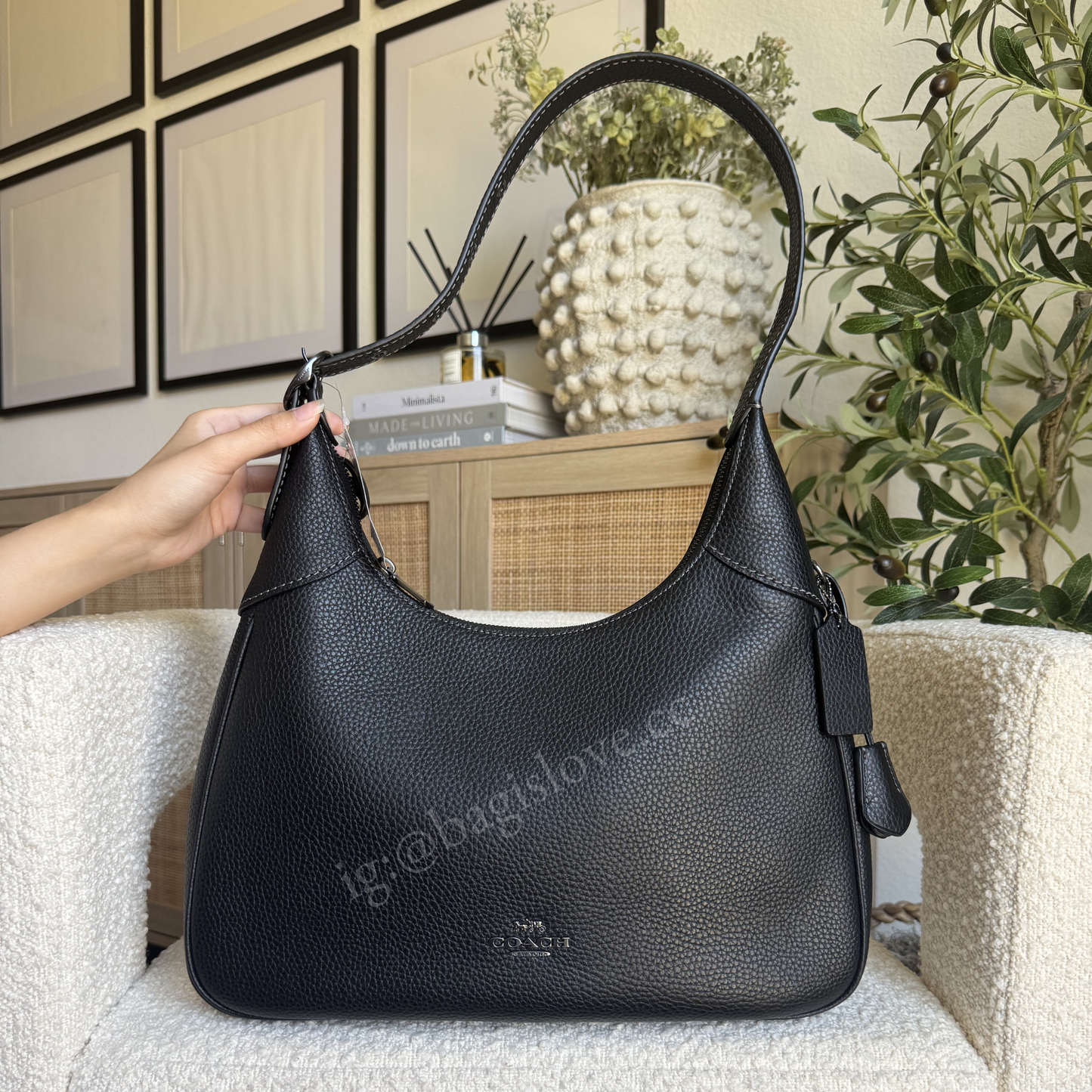 Ella Shoulder Bag in Black (in- transit✨)