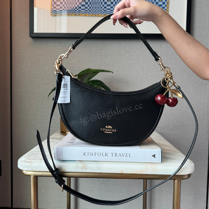 Aria Shoulder Bag in Black