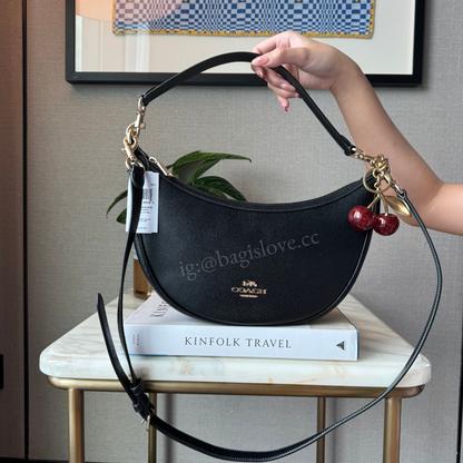 Aria Shoulder Bag in Black