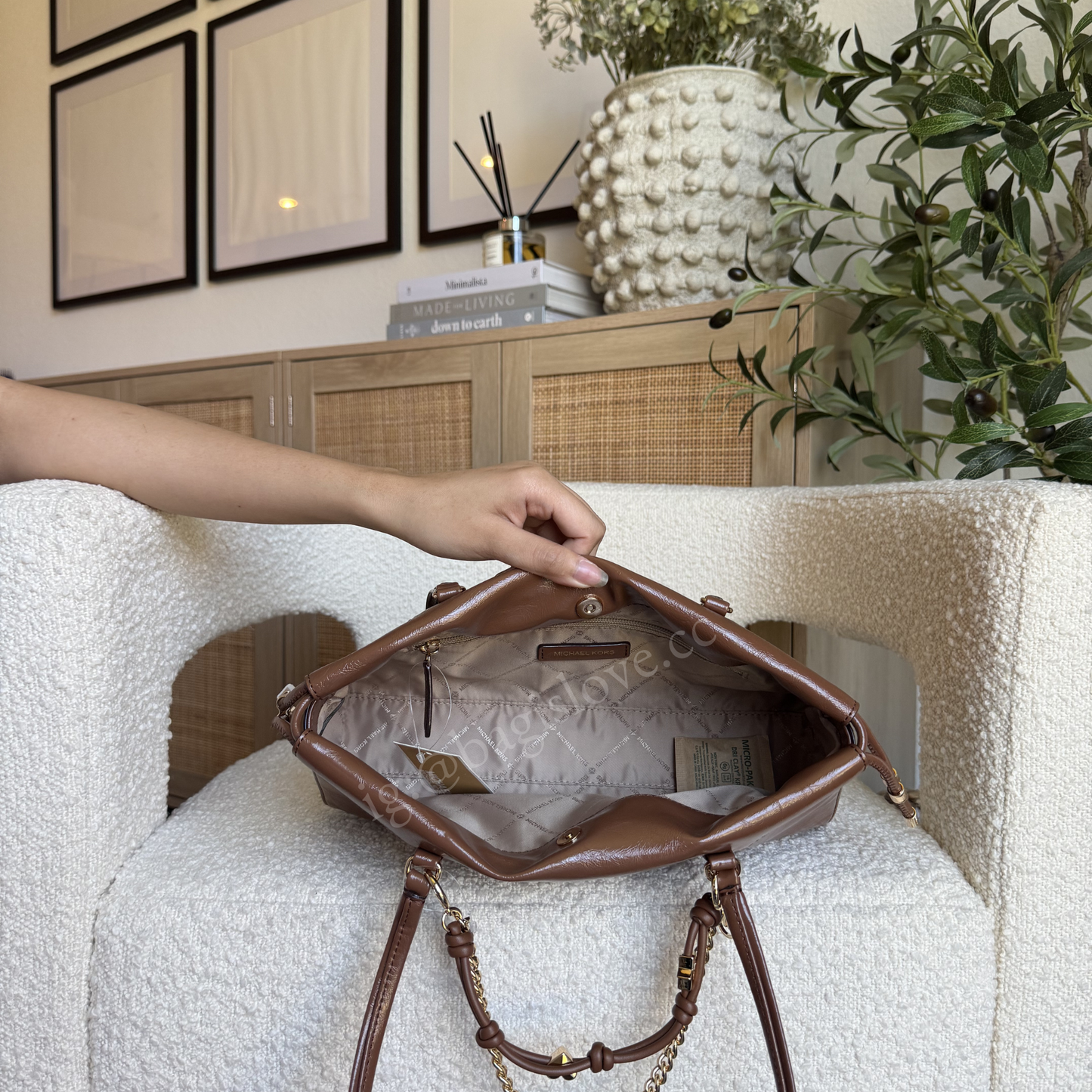 Matilda Small Cinched Shoulder Bag in Brown (in- transit✨)