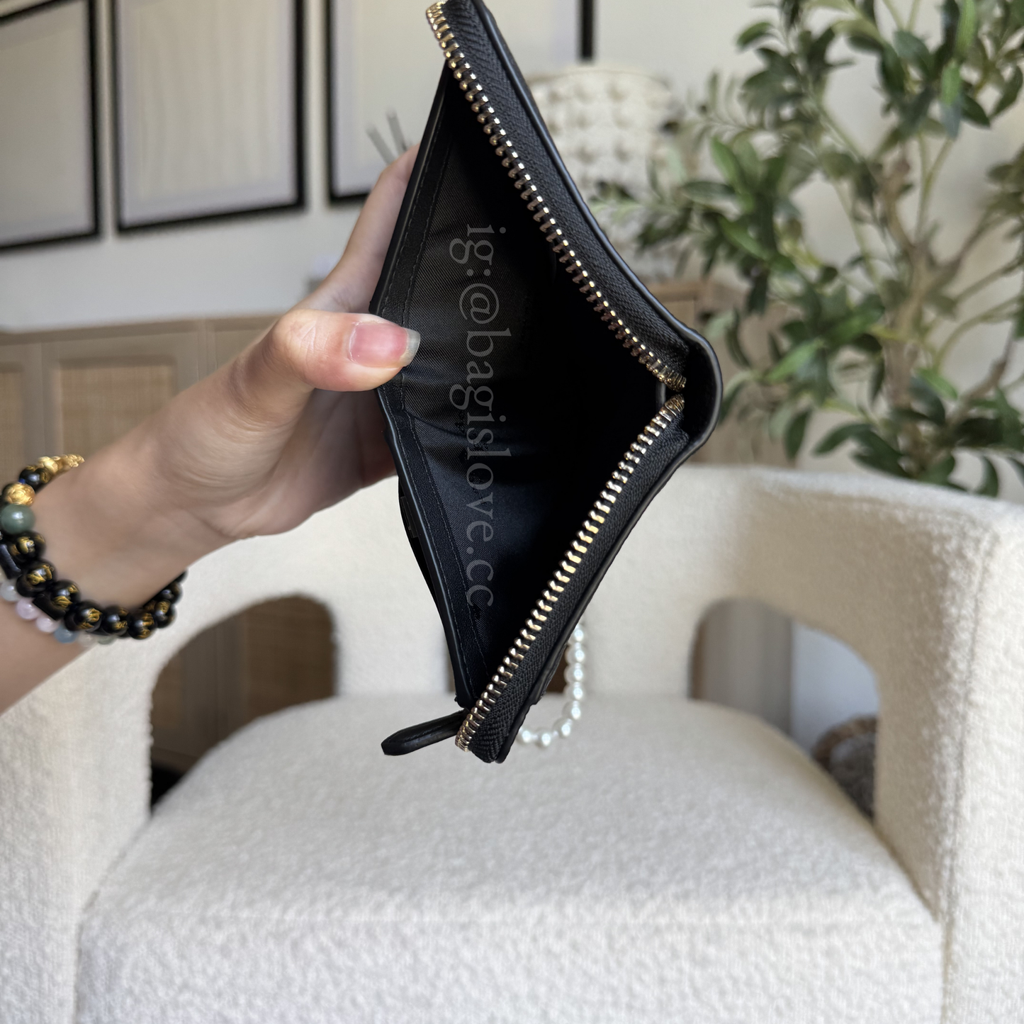 Knott Medium Wallet in Black