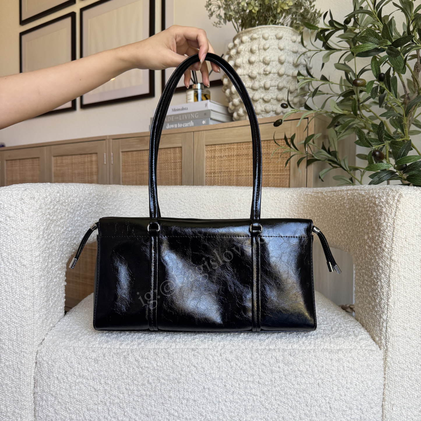 Matilda Small Cinched Shoulder Bag in Black (in- transit✨)