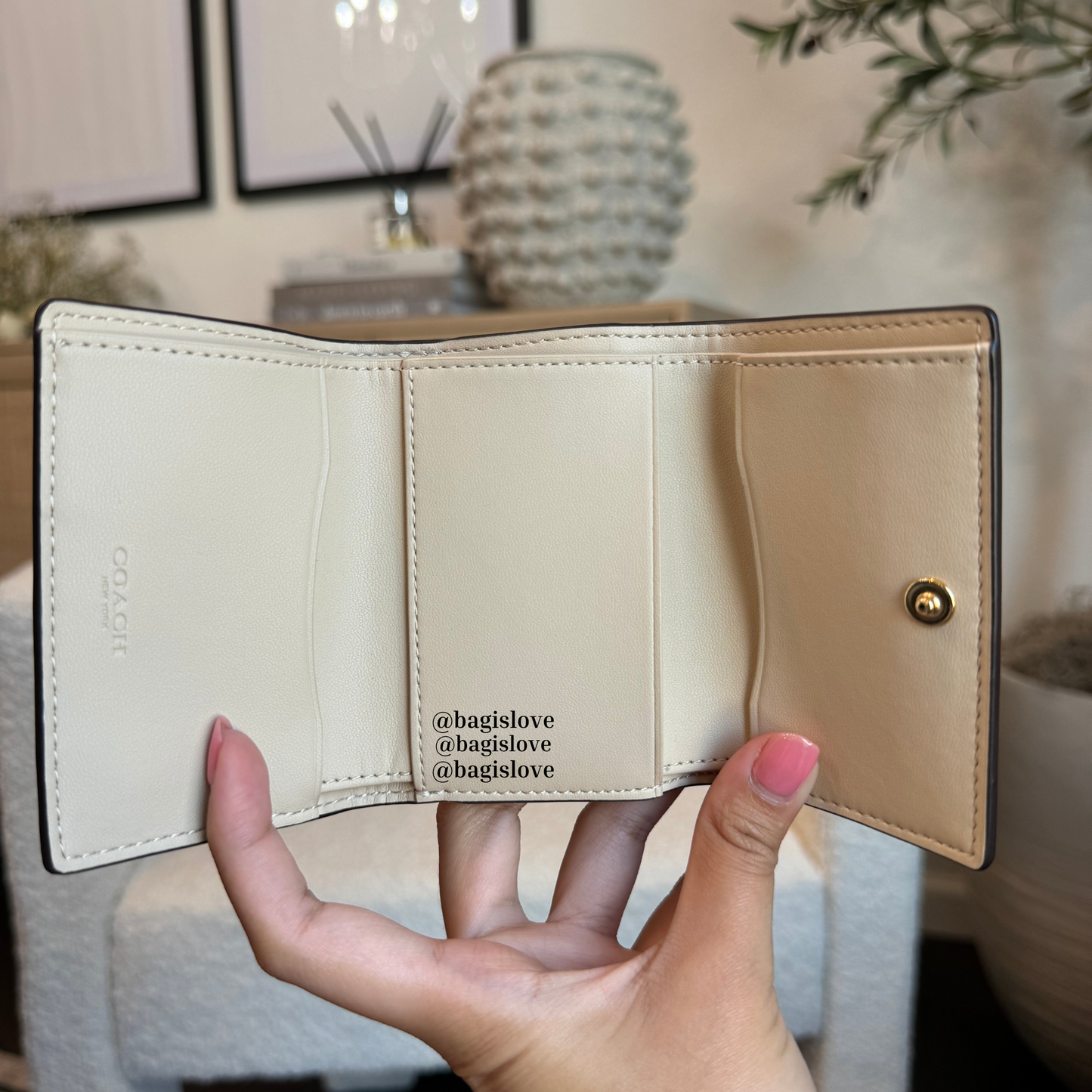 Micro Wallet in Gold Ivory