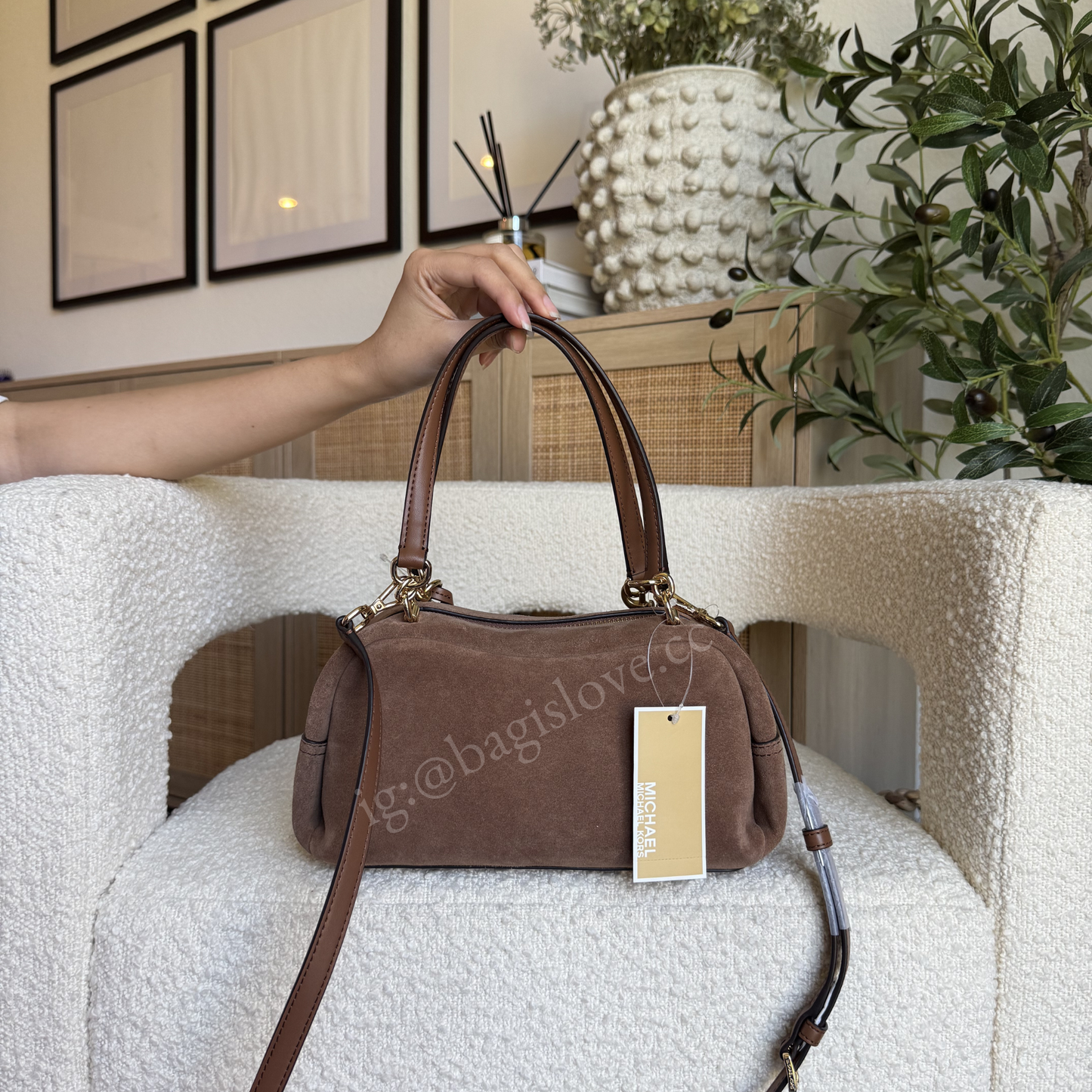 Cecily Small Suede Shoulder Bag in Brown (in- transit✨)