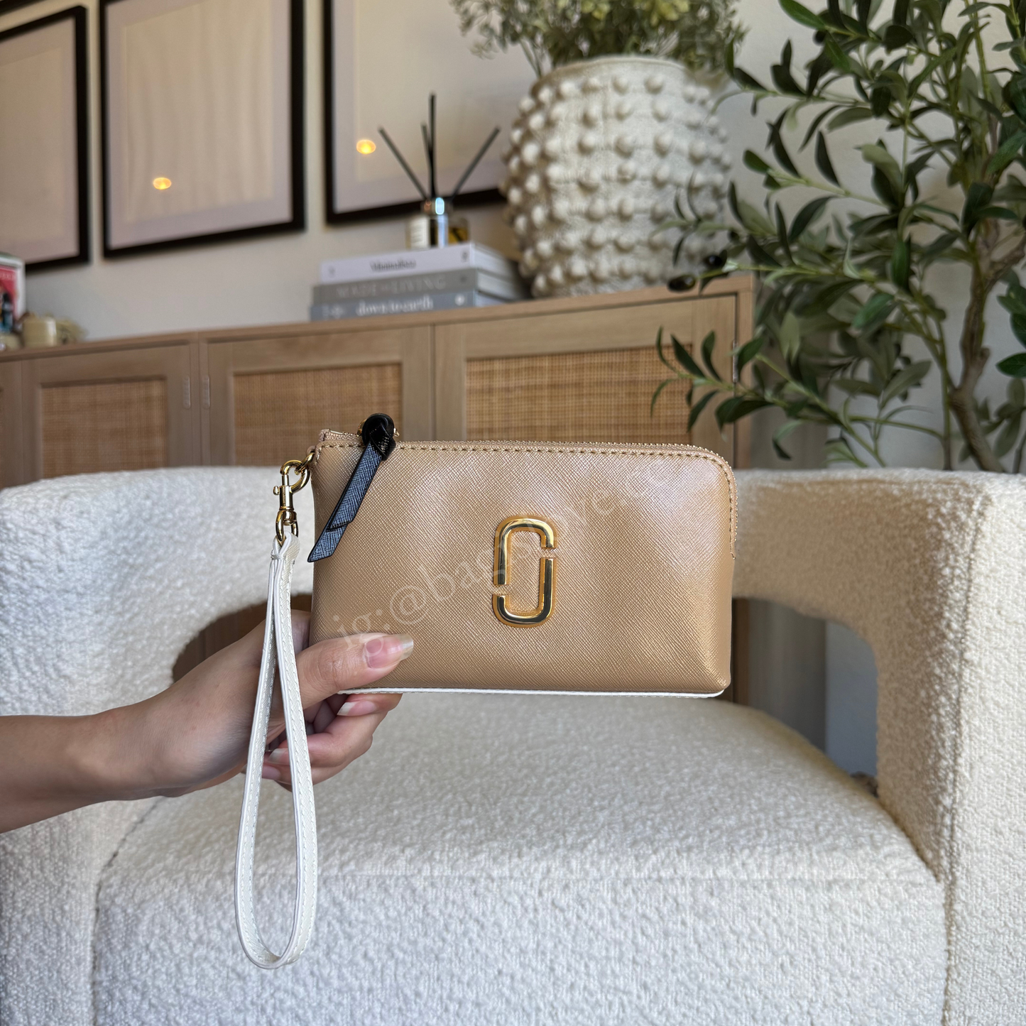 The Snapshot Wristlet