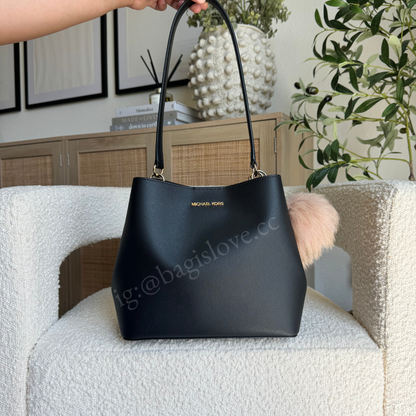 Pratt Medium Shoulder Bag in Black (8-10 weeks arrival 📦🌊)