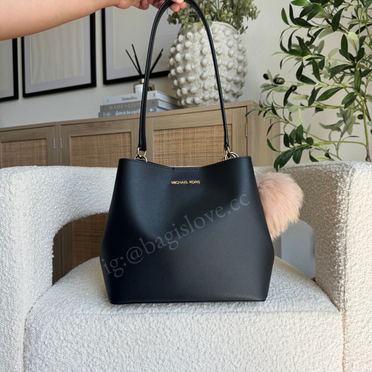 Pratt Medium Shoulder Bag in Black (8-10 weeks arrival 📦🌊)